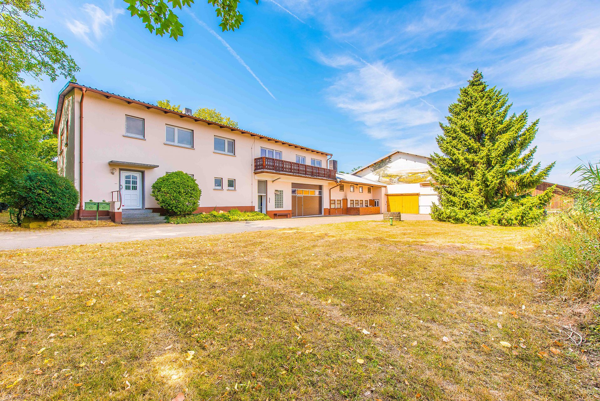 Groß-Umstadt Idyllisch gelegene Hofreite mit Wiesen und Äcker DIREKT am Hof - Oliver Reifferscheid - Immobilienmakler Darmstadt