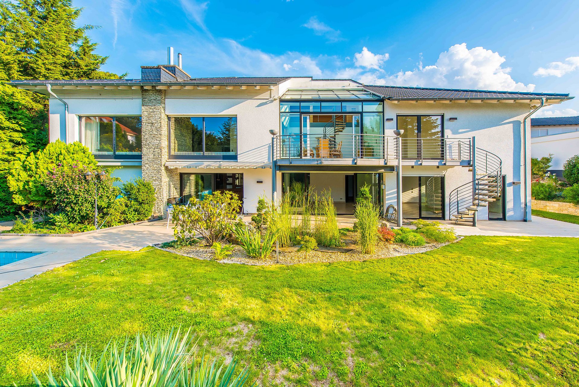 Auerbach Leben fast ohne Treppen, Villa in sehr guter, sehr ruhiger Lage - Oliver Reifferscheid - Immobilienmakler Darmstadt