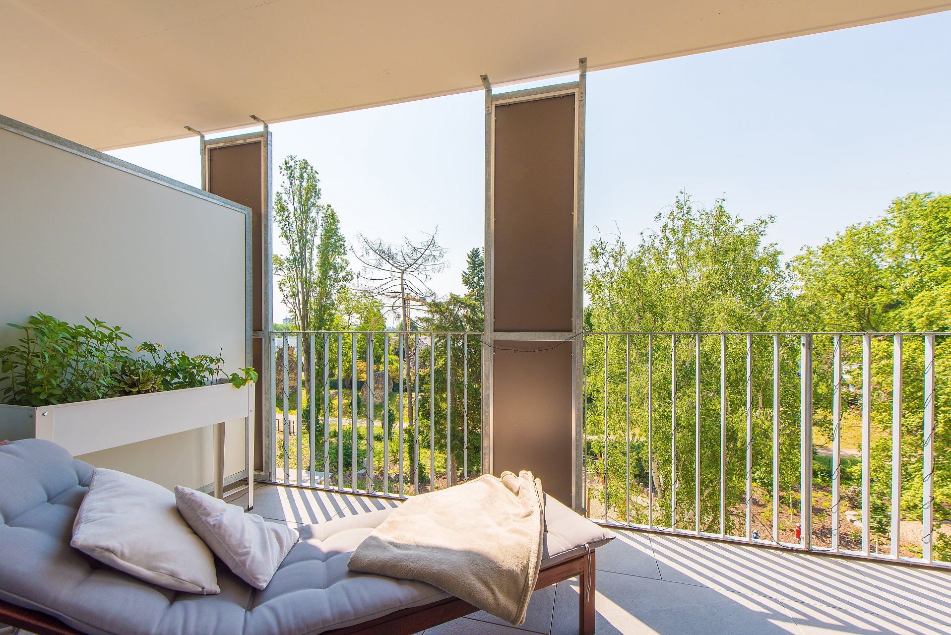 Mainz Moderne, hochwertige, echte 4 Zimmer Smarthome Wohnung mit  Traumbalkon ins Grüne - Oliver Reifferscheid - Immobilienmakler Darmstadt