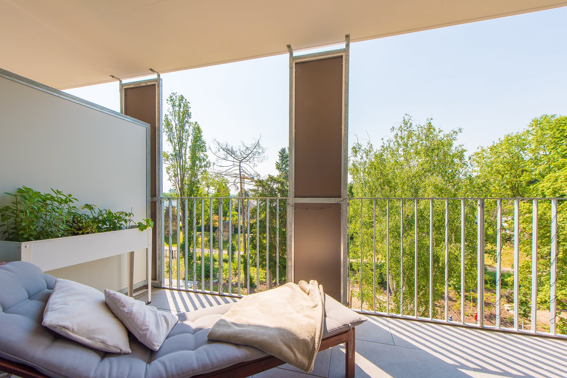 Mainz Moderne, hochwertige, echte 4 Zimmer Smarthome Wohnung mit Traumbalkon ins Grüne - Oliver Reifferscheid - Immobilienmakler Darmstadt