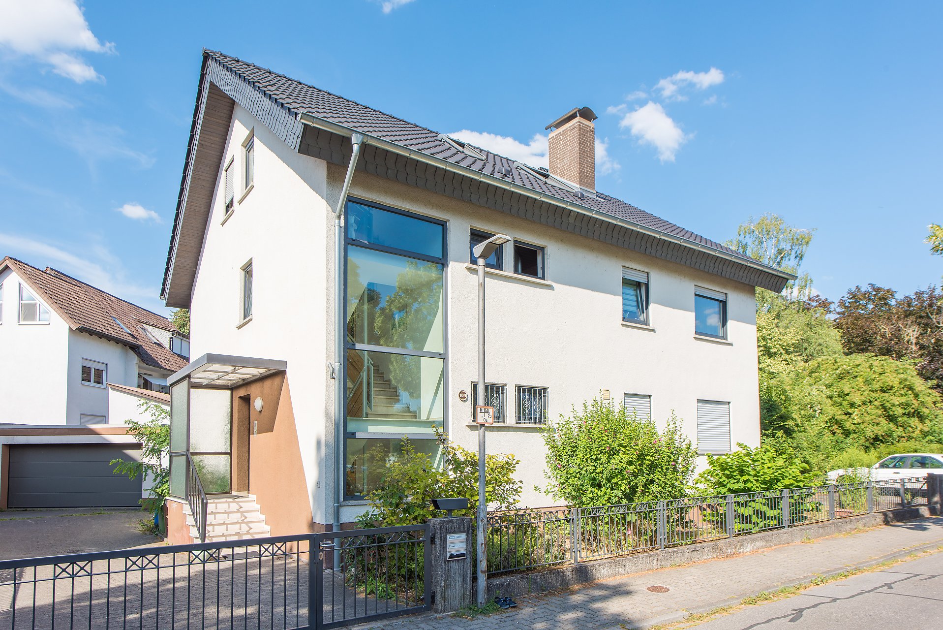 Bensheim 3 Familienhaus zum selbst nutzen, oder Kapitalanlage, umfangreich saniert, schöne Grundrisse - Oliver Reifferscheid - Immobilienmakler Darmstadt