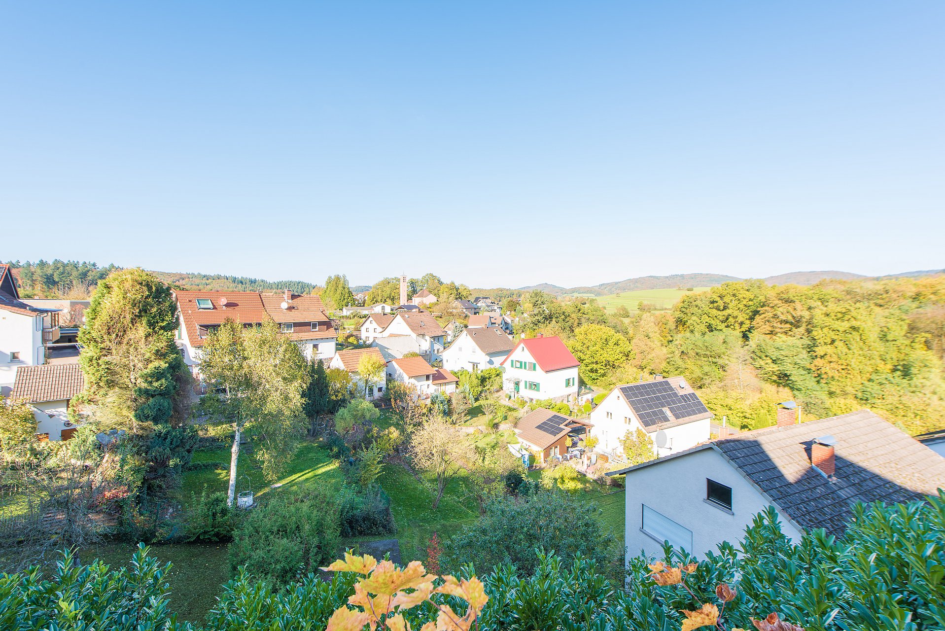 Weinheim - Oberflockenbach Schnukeliges Einfamilienhäuschen mit weitem Ausblick, 2 Terrassen und 2 Balkonen - Oliver Reifferscheid - Immobilienmakler Darmstadt