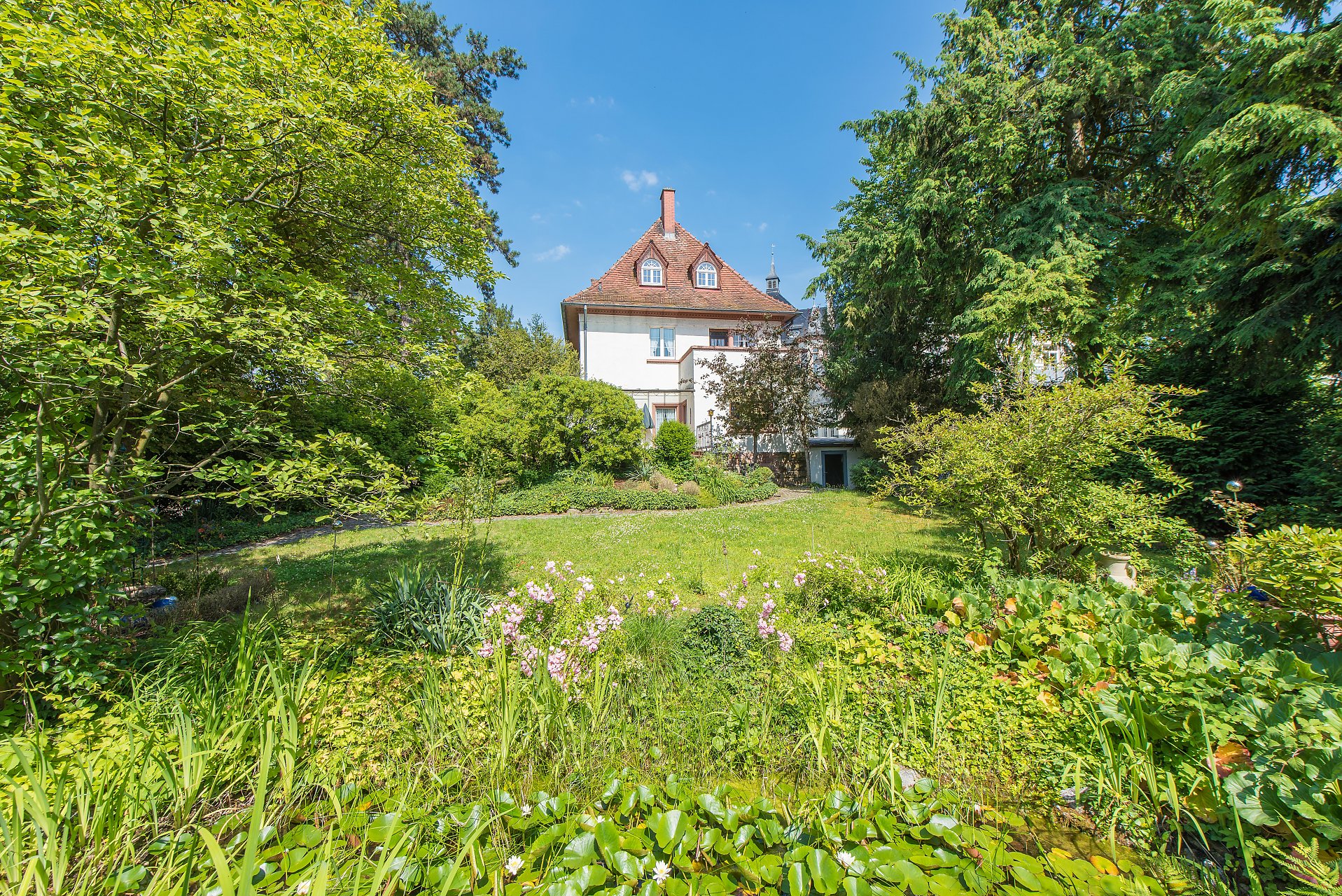 Bensheim Wundervolle Metzendorfvilla mit vielen Zimmern auf großem Grundstück und schönen Jugendstilelementen - Oliver Reifferscheid - Immobilienmakler Darmstadt