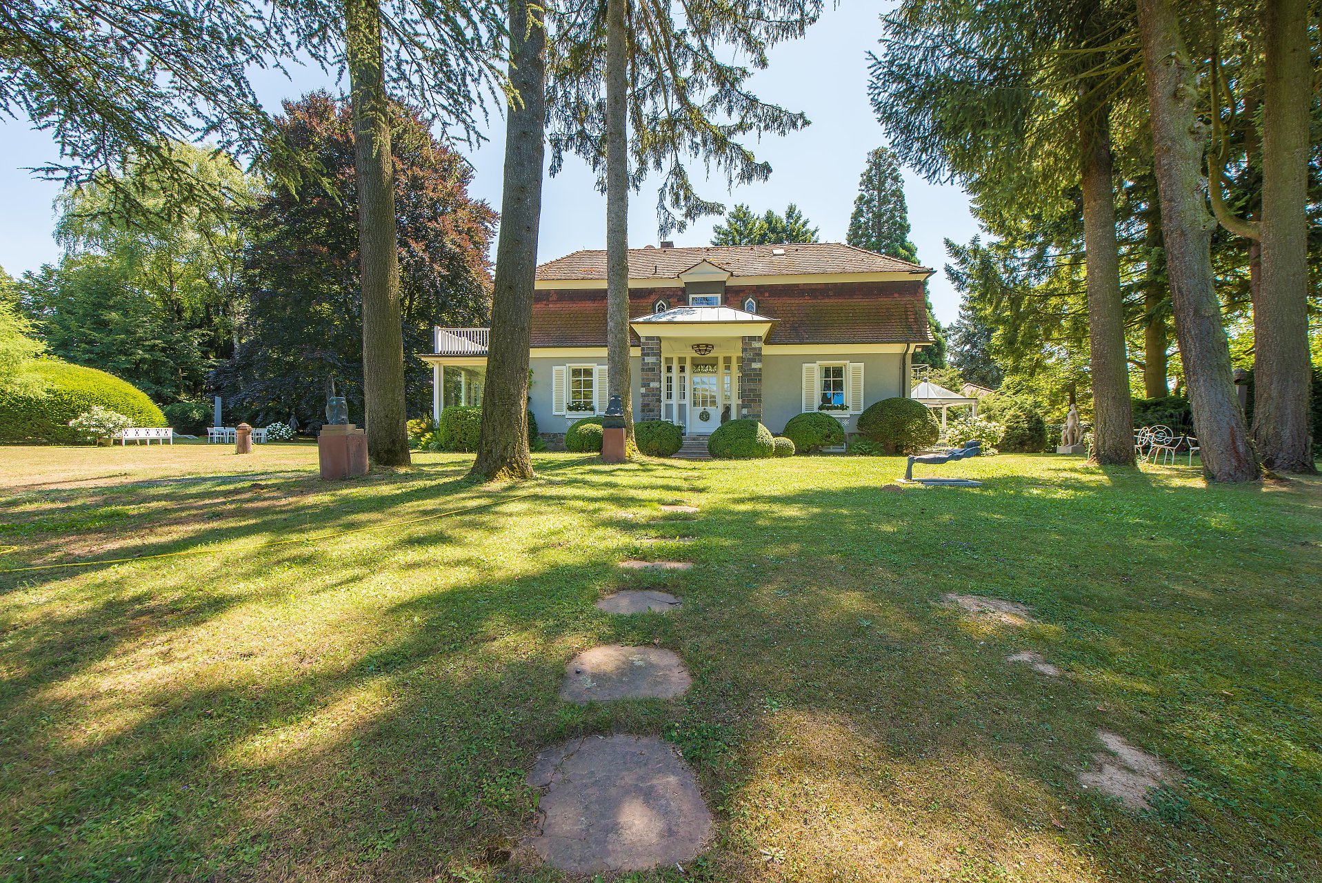 Bensheim Villa im bezaubernden Parkgrundstück aus der Zeit des Art Deco - Oliver Reifferscheid - Immobilienmakler Darmstadt