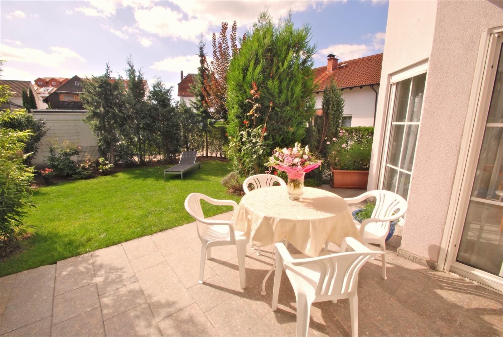 einfamilienhaus in weiterstadt: südterrasse mit südgarten - Oliver Reifferscheid - Immobilienmakler Darmstadt