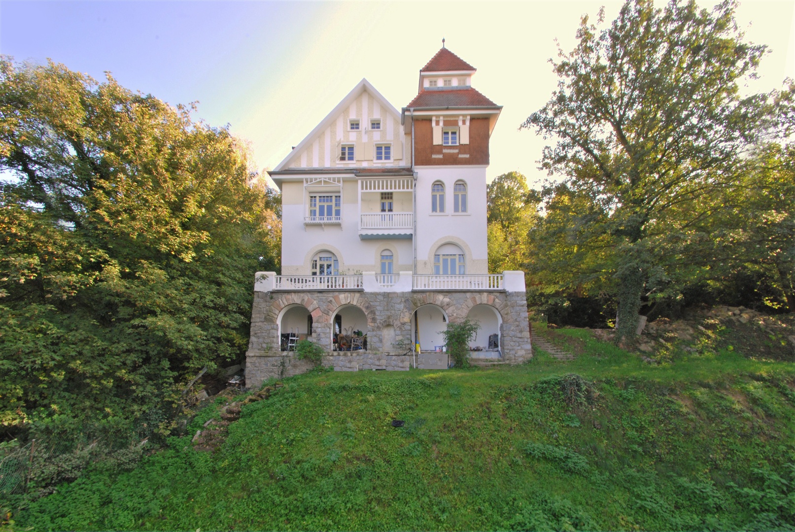 zur Bildergalerie - Alsbach, wunderschöne Jugendstilvilla mit Türmchen (Exposé 1124)