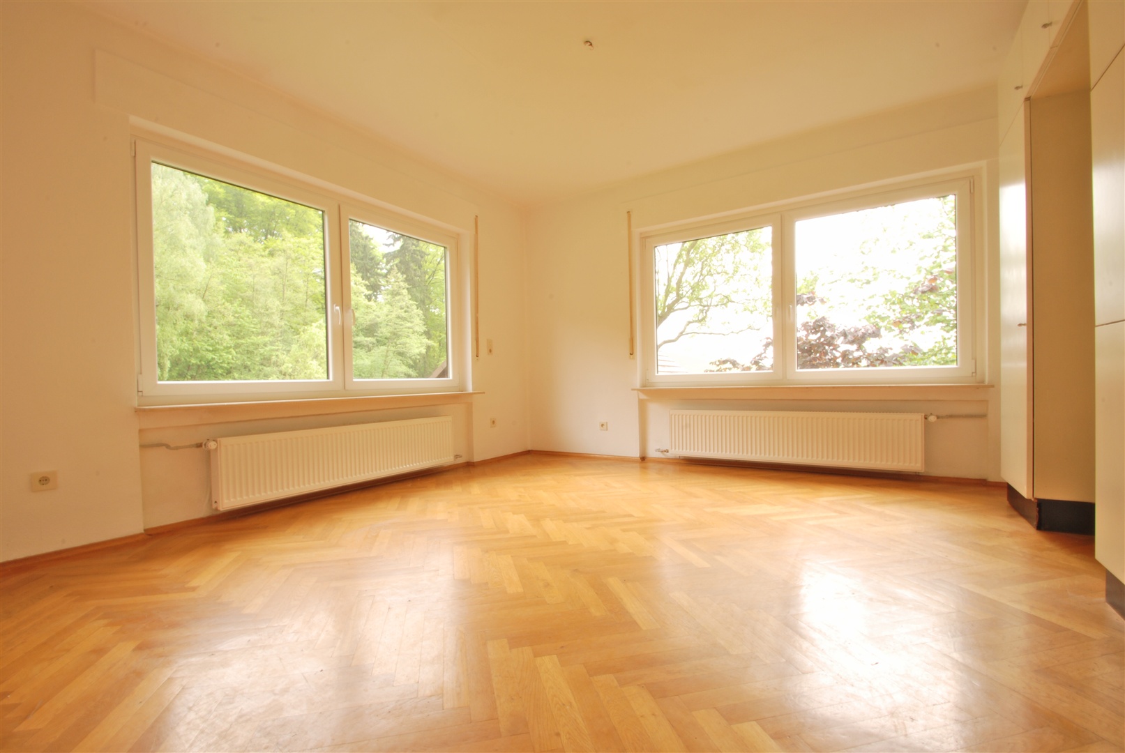 esszimmer im 1. og, der kachelofen versorgt auch dieses zimmer - Oliver Reifferscheid - Immobilienmakler Darmstadt