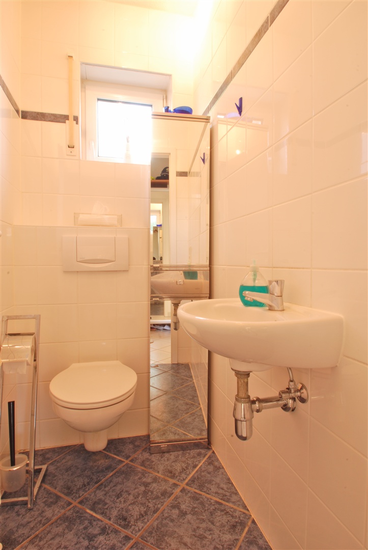 gäste-wc im erdgeschoß - Oliver Reifferscheid - Immobilienmakler Darmstadt