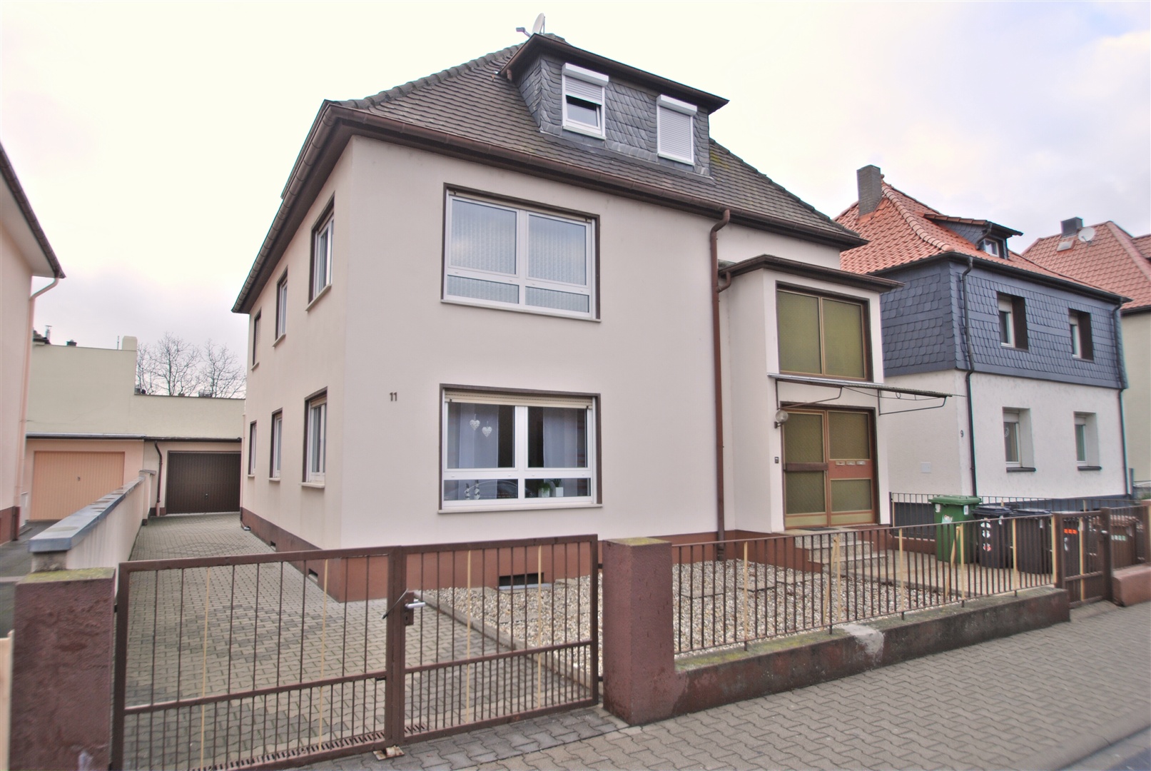 zur Bildergalerie - Bürstadt, sehr gepflegtes Dreifamilienhaus - Exposé 1232
