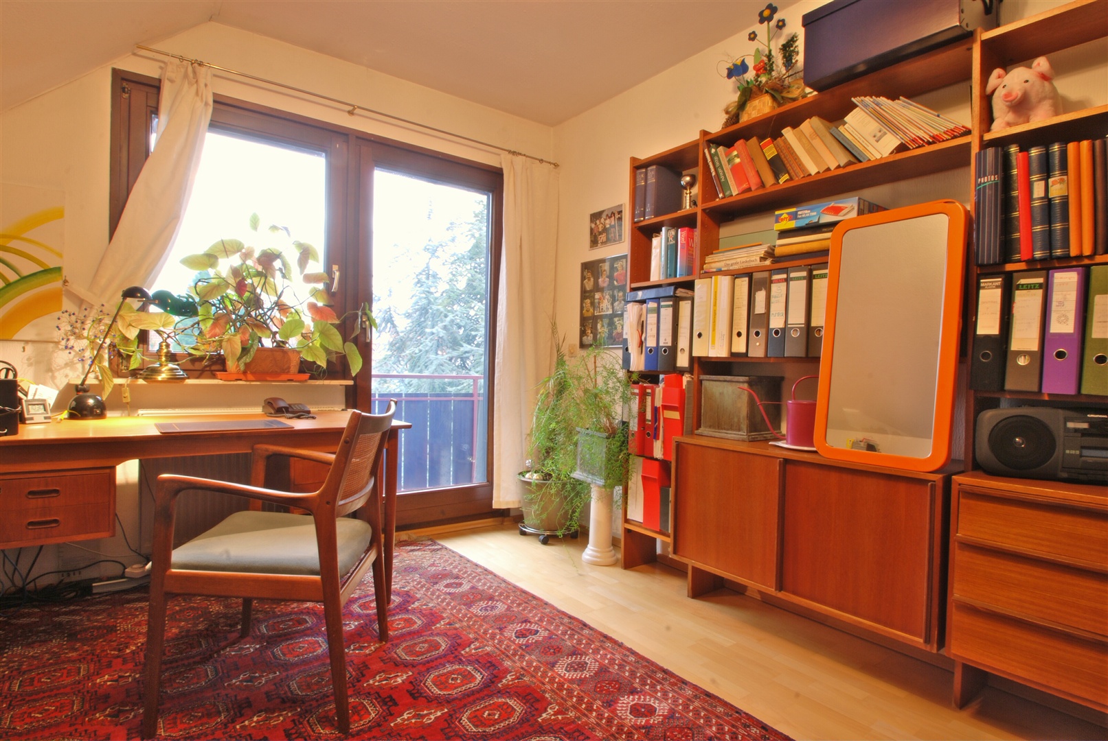 kinderzimmer im dachgeschoß mit kleinem südbalkon davor - Oliver Reifferscheid - Immobilienmakler Darmstadt