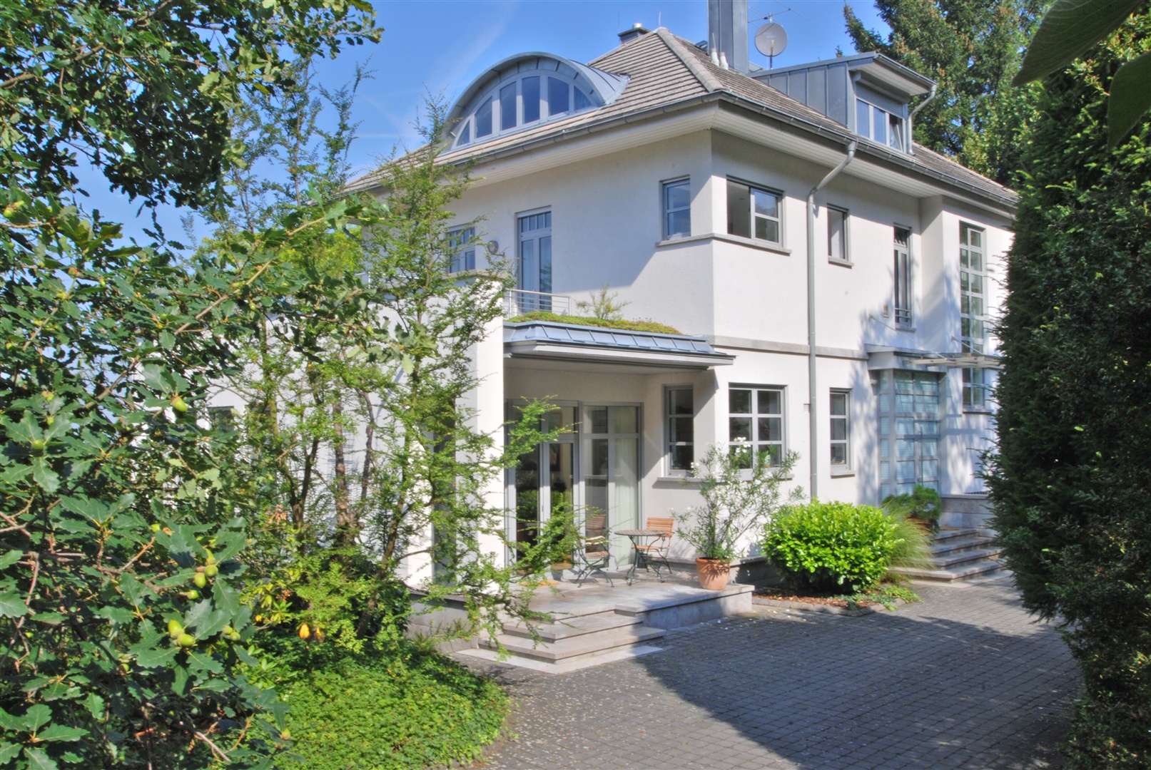 zur Bildergalerie - Seeheim, Villa im Stil der 30er Jahre, Bestlage - Exposé 1326