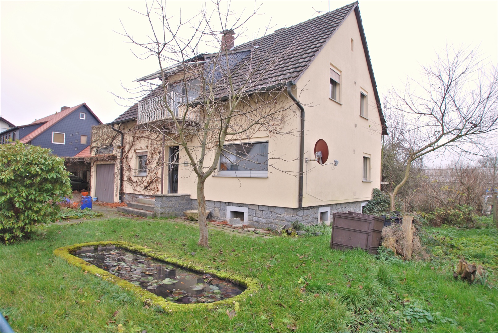 so sieht's aktuell mit gemähtem rasen aus - Oliver Reifferscheid - Immobilienmakler Darmstadt