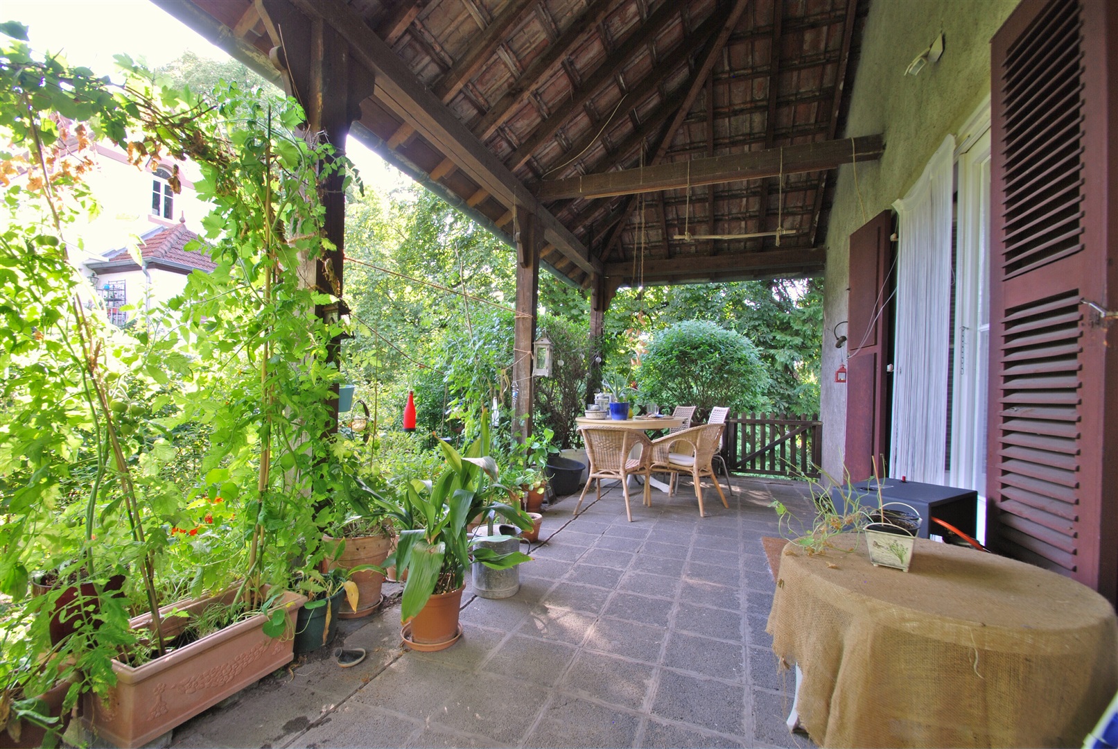 Die Überdachte Terrasse ist echt der Knaller - Oliver Reifferscheid - Immobilienmakler Darmstadt