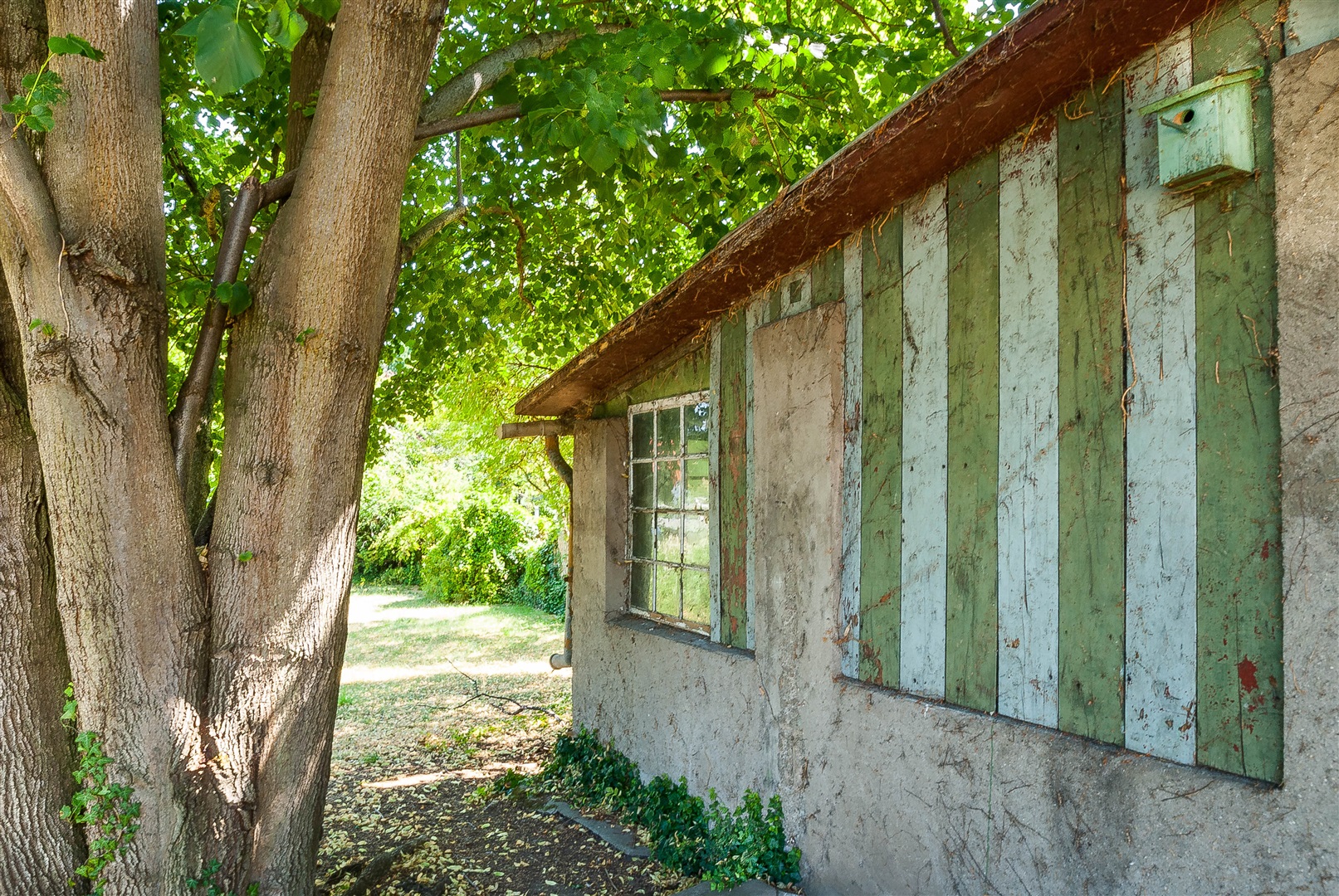 Gartenhüttchen mit Vogelhäuschen inklusive - Oliver Reifferscheid - Immobilienmakler Darmstadt