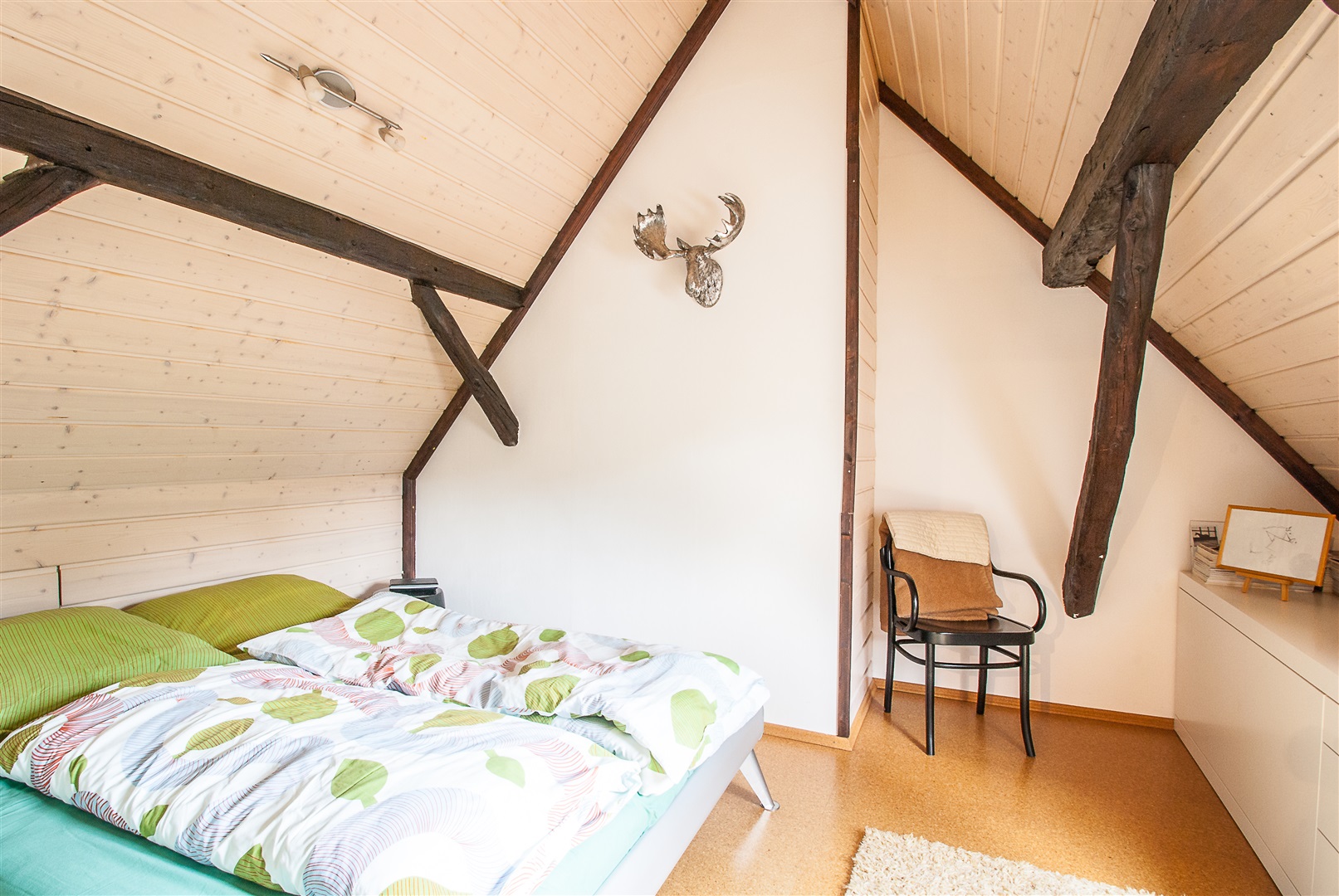 Schuckeliges Schlafzimmer im Spitzboden - Oliver Reifferscheid - Immobilienmakler Darmstadt