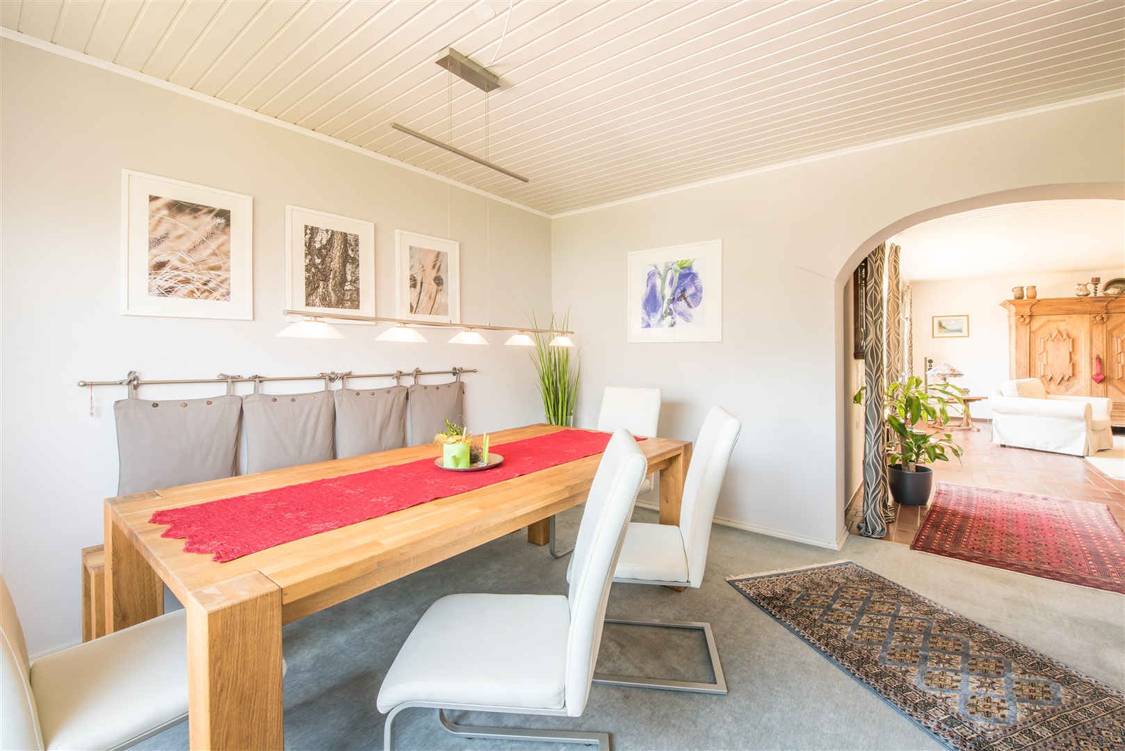 Modern und gemütlich gestaltetes Esszimmer im 1. OG - Oliver Reifferscheid - Immobilienmakler Darmstadt