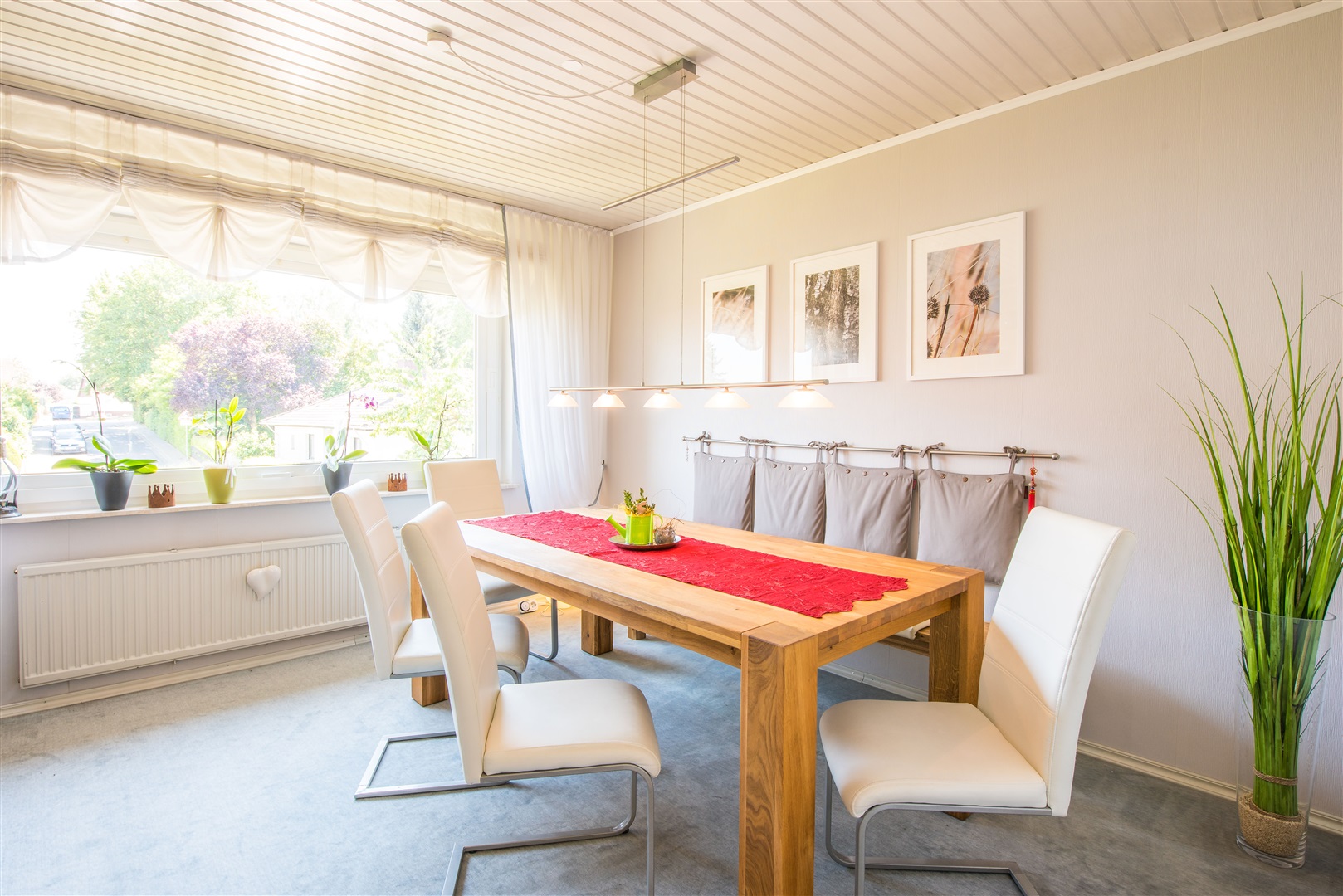 Dieses Esszimmer ist auch nach Süden ausgerichtet und deshalb sehr hell. - Oliver Reifferscheid - Immobilienmakler Darmstadt