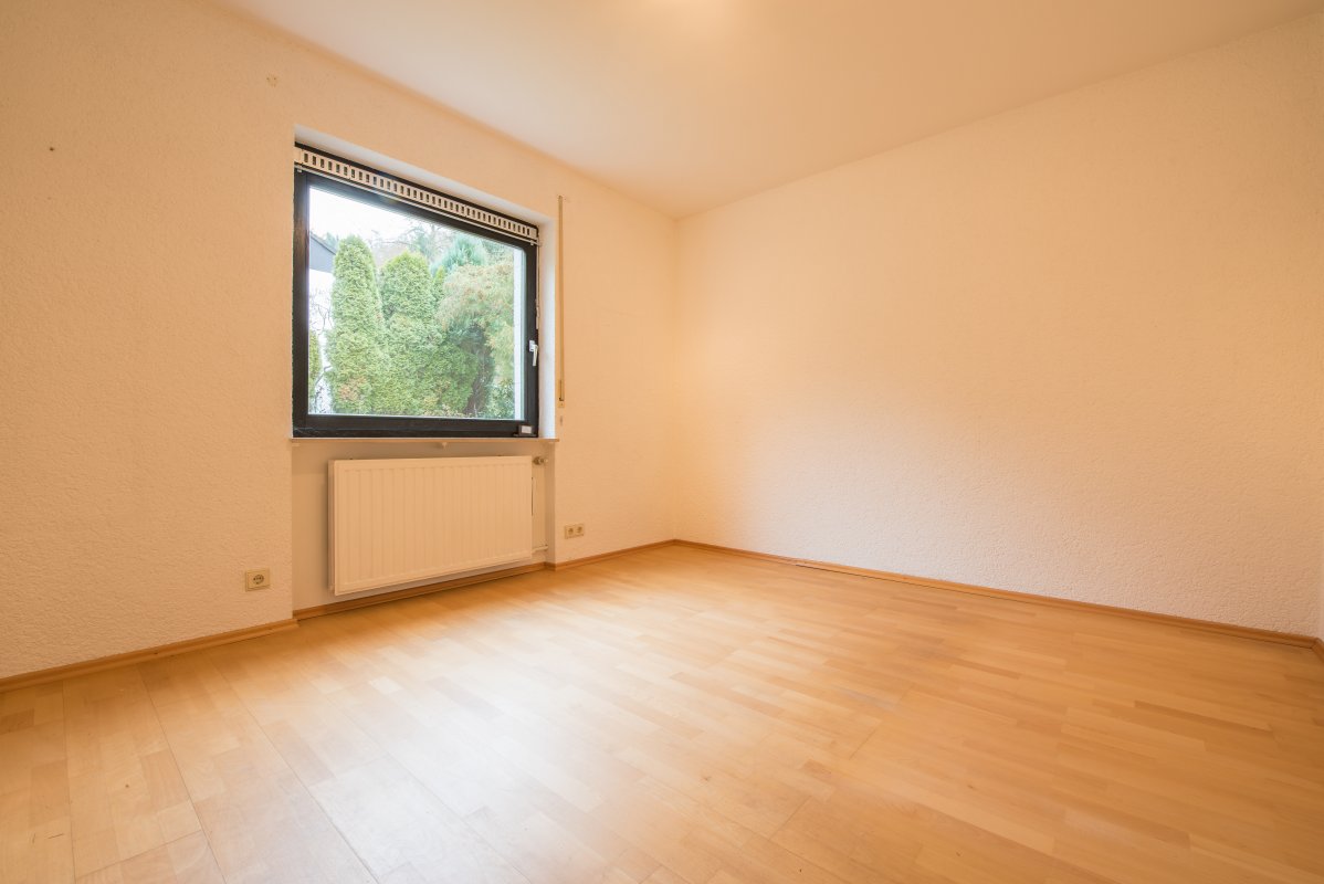 Schlafzimmer mit Gästebad gleich nebenan - Oliver Reifferscheid - Immobilienmakler Darmstadt