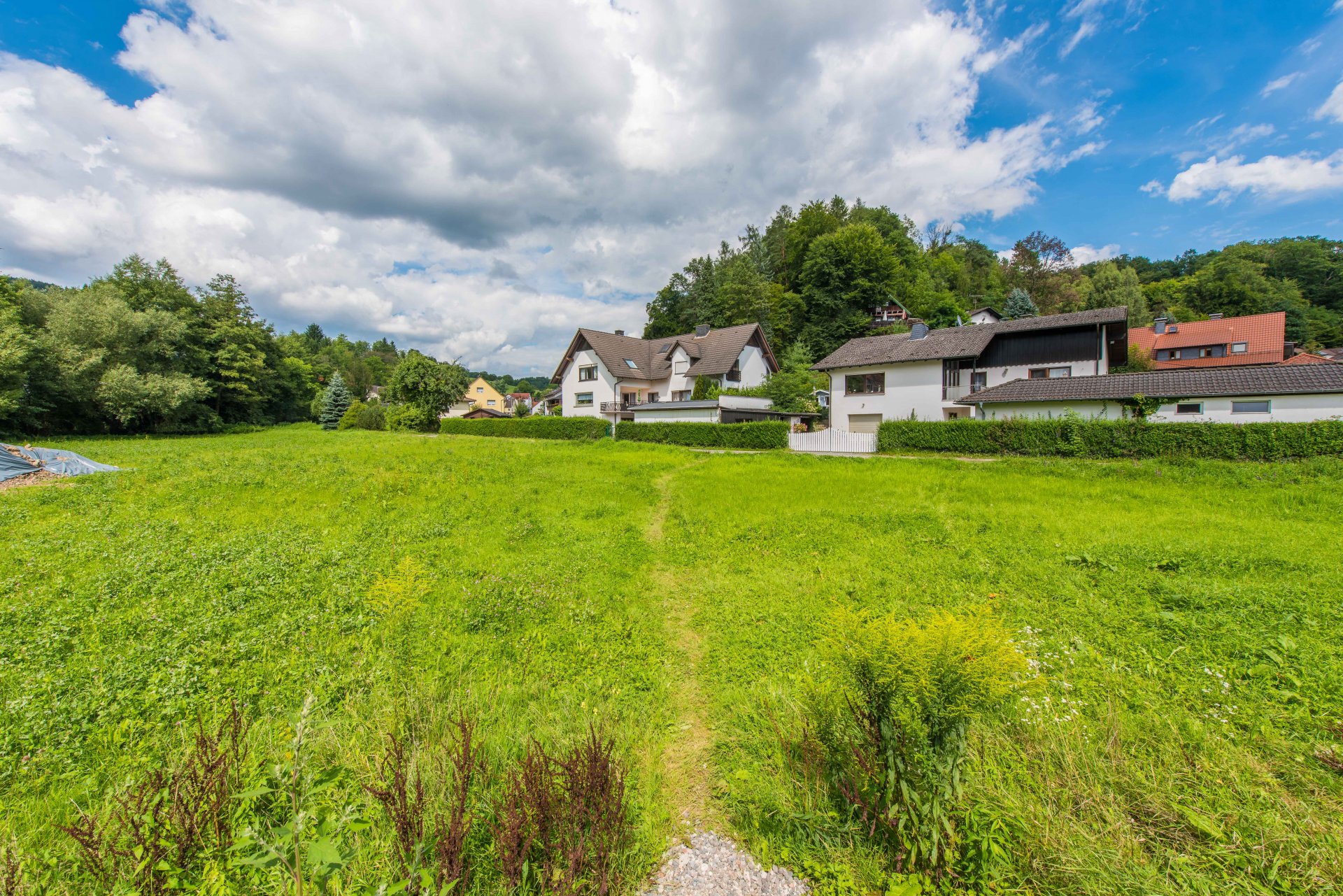 Viel Platz bis zum Nachbarn - Oliver Reifferscheid - Immobilienmakler Darmstadt