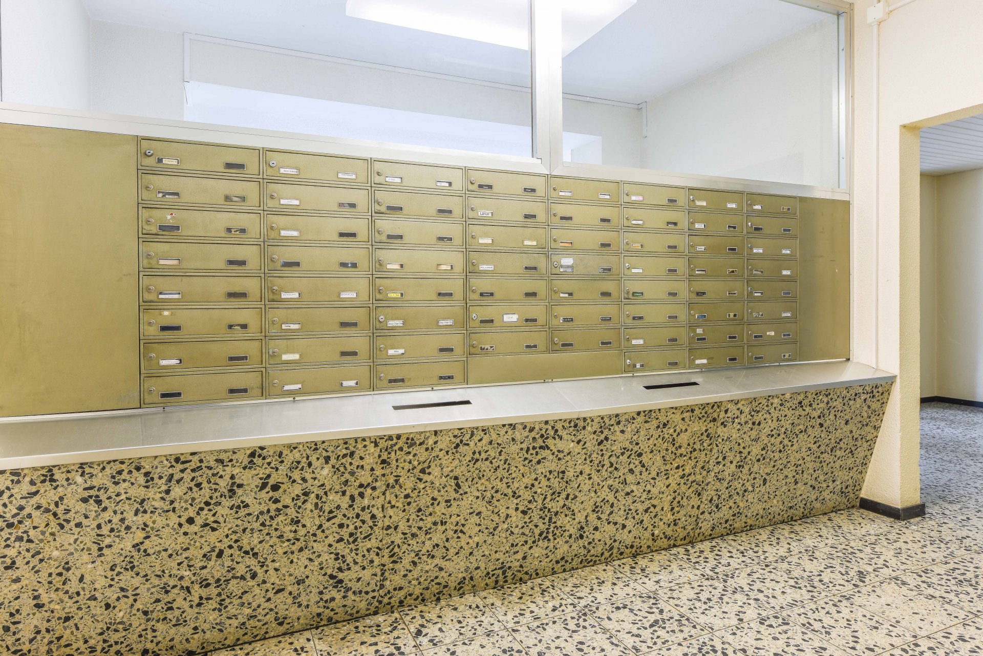 Gepflegte Briefkastenanlage - Oliver Reifferscheid - Immobilienmakler Darmstadt
