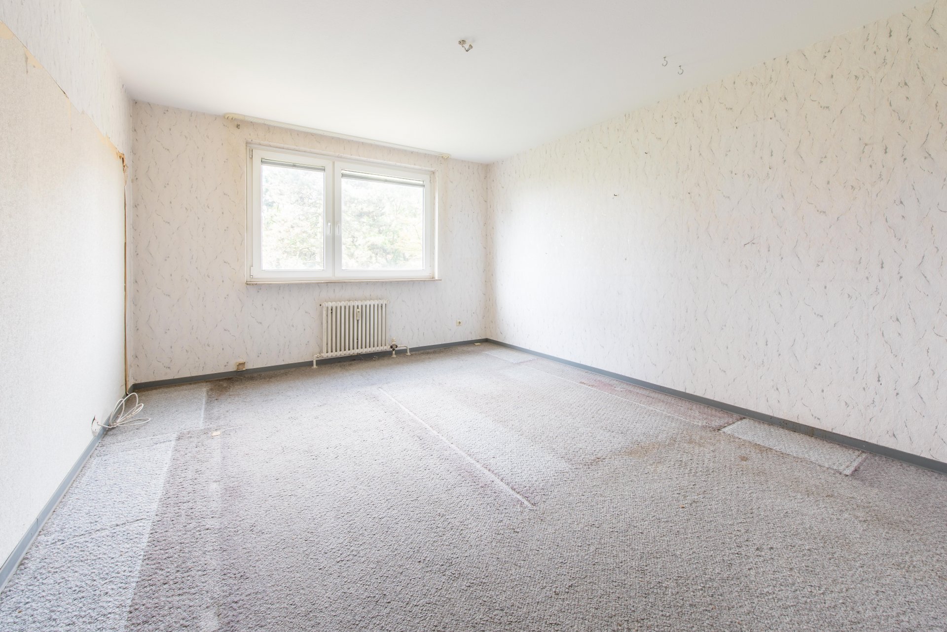 Großes Schlafzimmer mit Rollladen - Oliver Reifferscheid - Immobilienmakler Darmstadt