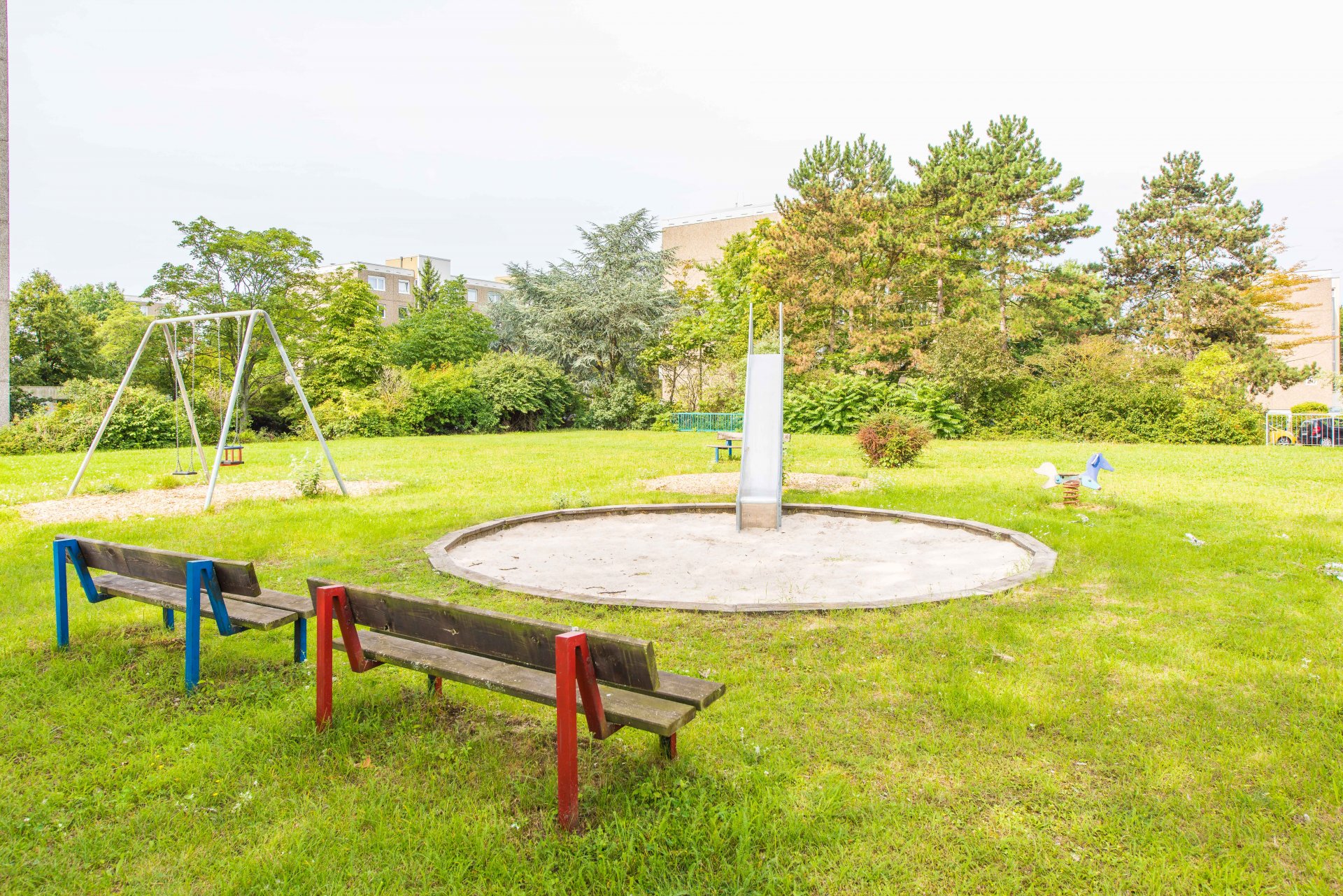 Kinderspielplatz direkt vorm Haus - Oliver Reifferscheid - Immobilienmakler Darmstadt