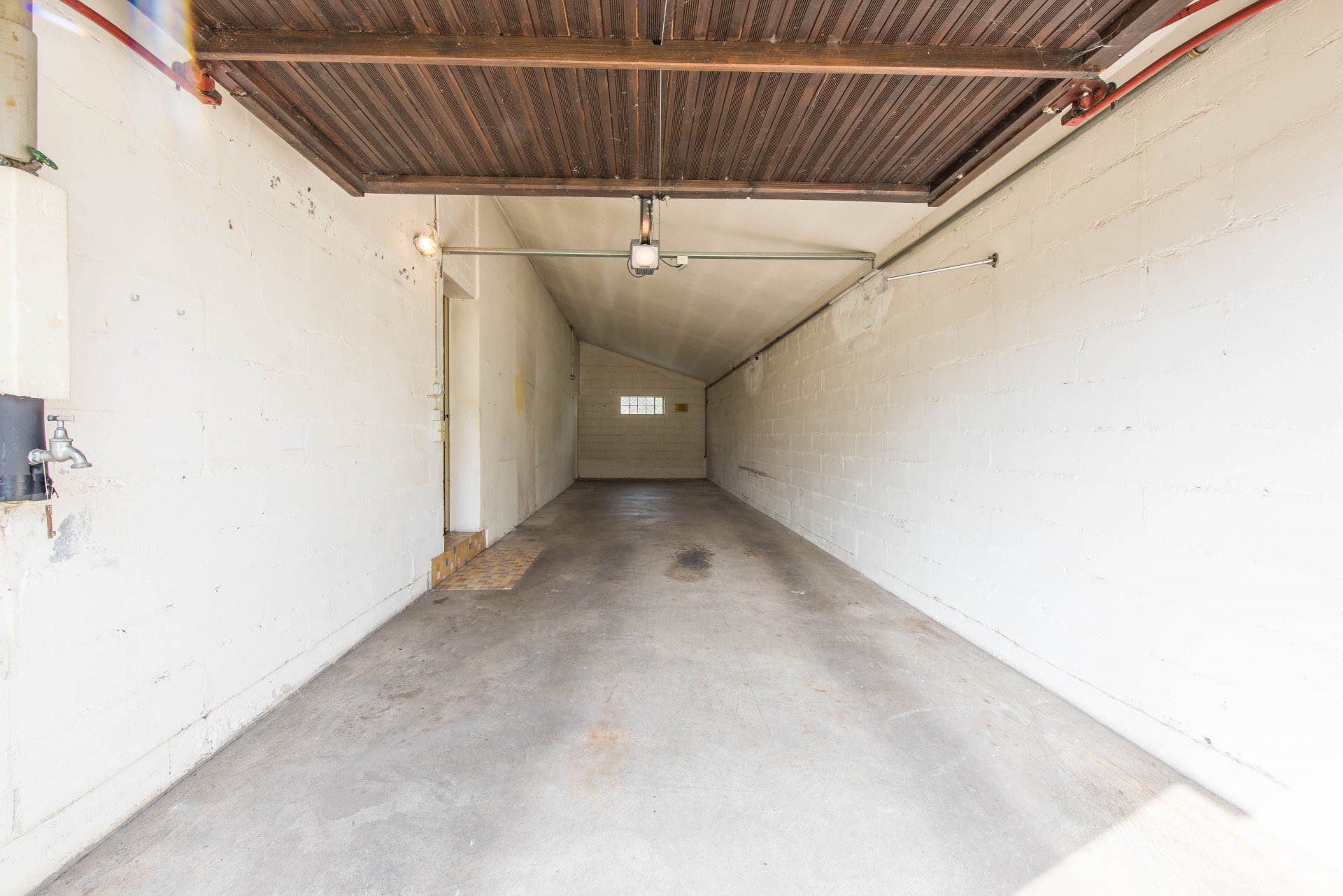Garage mit Übergröße für zwei PKW hintereinander - Oliver Reifferscheid - Immobilienmakler Darmstadt
