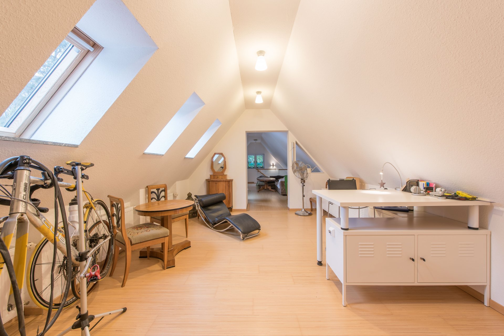 Kinderzimmer, aktuell offen gestaltet - Oliver Reifferscheid - Immobilienmakler Darmstadt