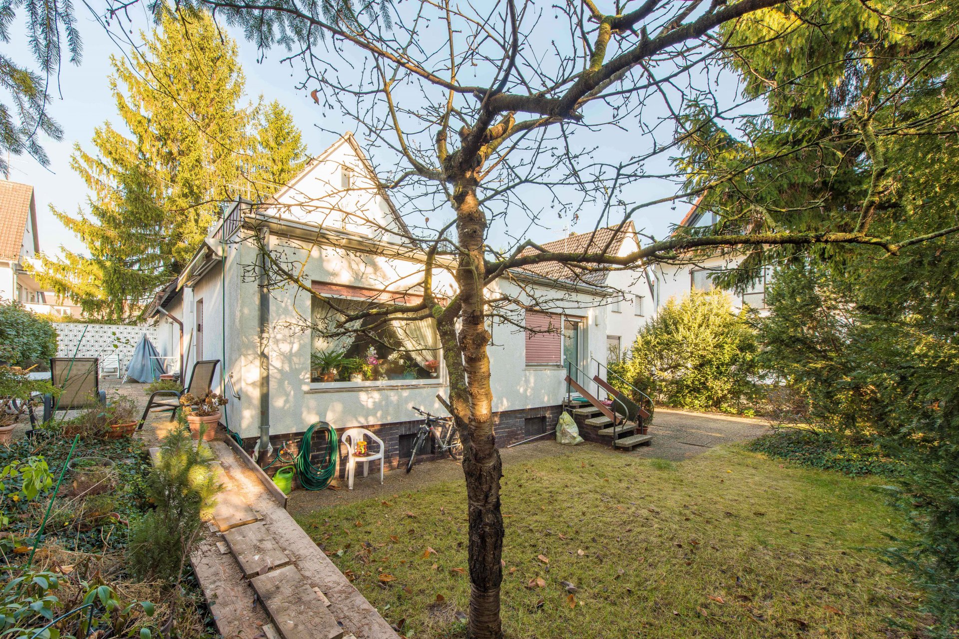 zur Bildergalerie Pfungstadt - Einfamilienhaus der 50er mit kleinem Appartement und Südgarten