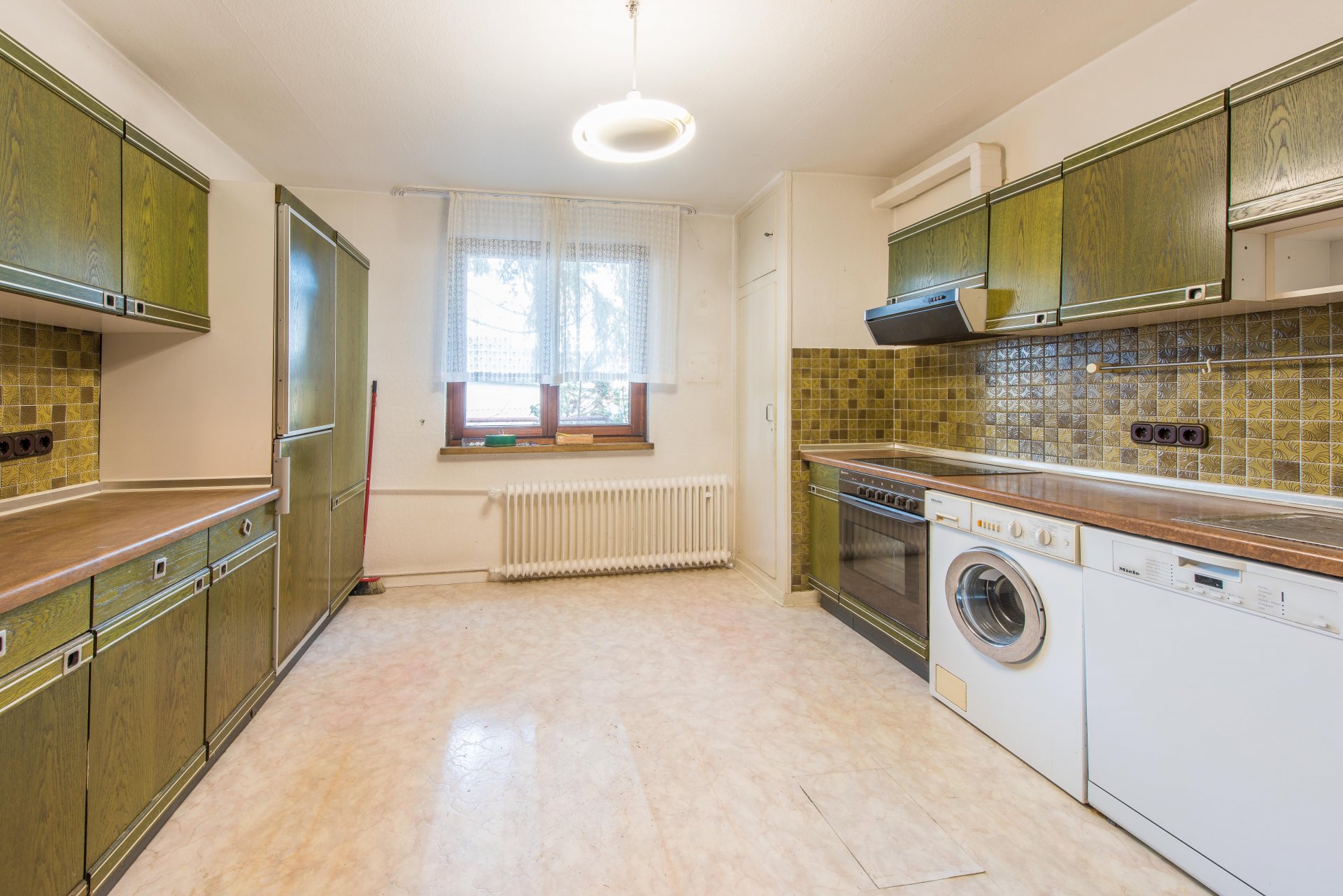 Große Küche, die als sparater Küchenraum geplant wurde - Oliver Reifferscheid - Immobilienmakler Darmstadt
