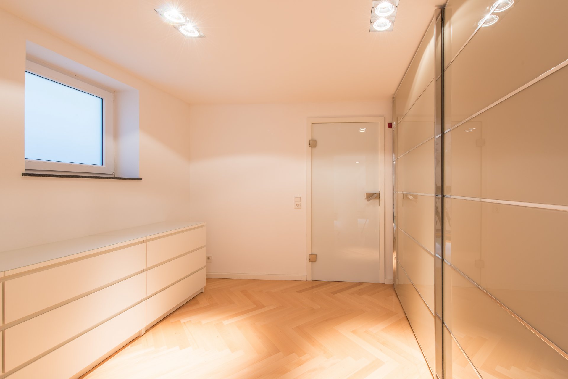 Schrankzimmer - Oliver Reifferscheid - Immobilienmakler Darmstadt