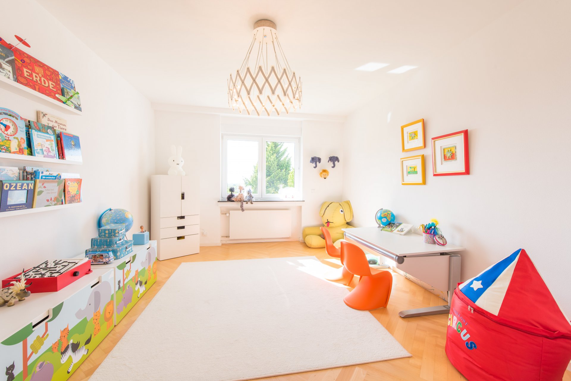 Kinderzimmer direkt neben dem Elternschlafzimmer. Ausrichtung und Fenstergröße ergeben einen hellen Raum - Oliver Reifferscheid - Immobilienmakler Darmstadt