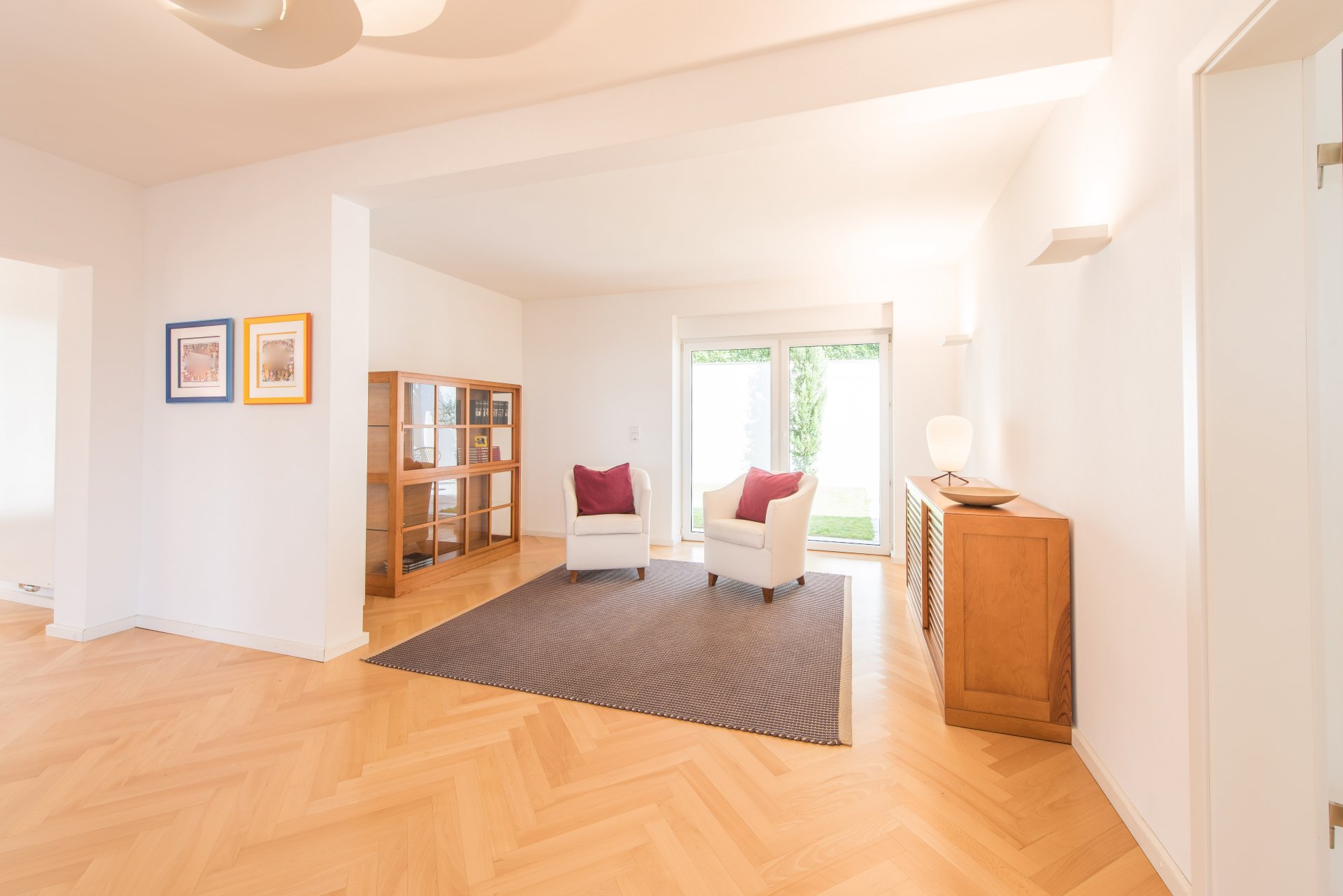 Die Sitznische Ostterrasse ist prima als Empfangsbereich geeignet - Oliver Reifferscheid - Immobilienmakler Darmstadt