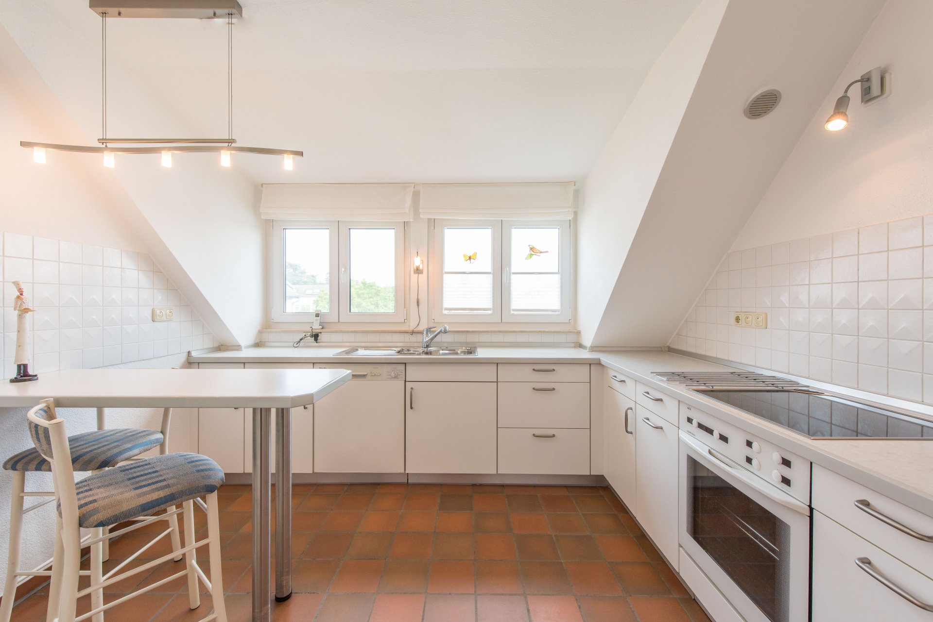 Separater Küchenraum mit Glasschiebetür - Oliver Reifferscheid - Immobilienmakler Darmstadt