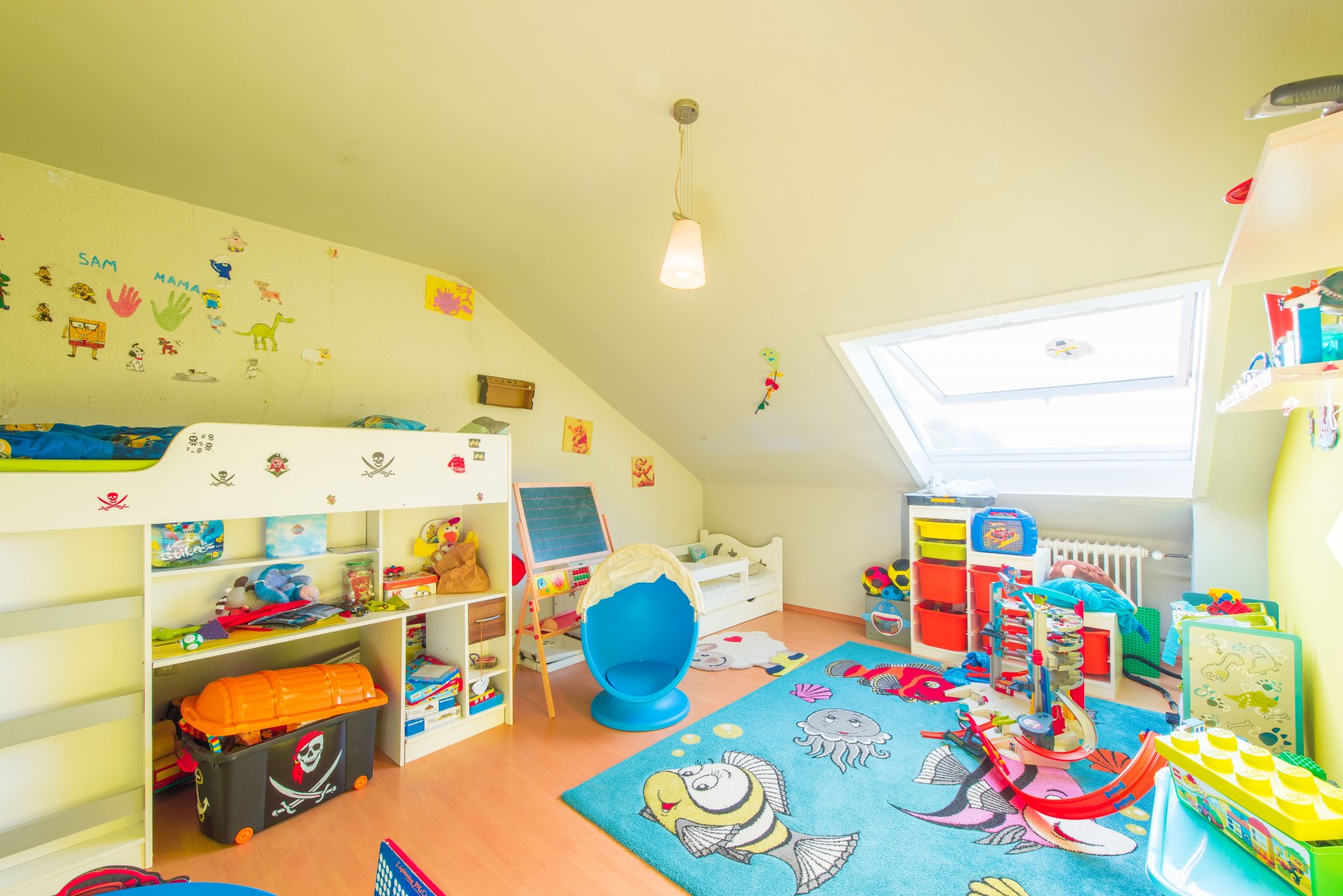 Großes Schlafzimmer - Oliver Reifferscheid - Immobilienmakler Darmstadt