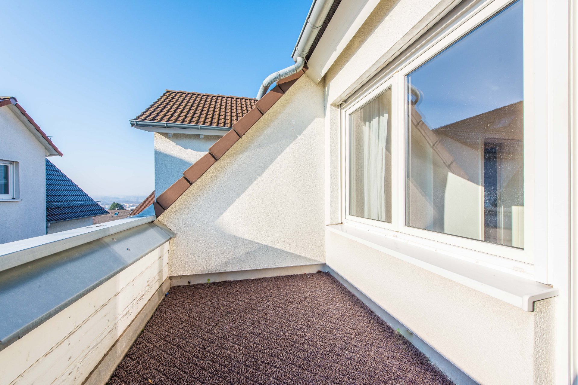 Dachloggia mit einem ganz kleinen bisschen Blick Richtung Mannheim - Oliver Reifferscheid - Immobilienmakler Darmstadt
