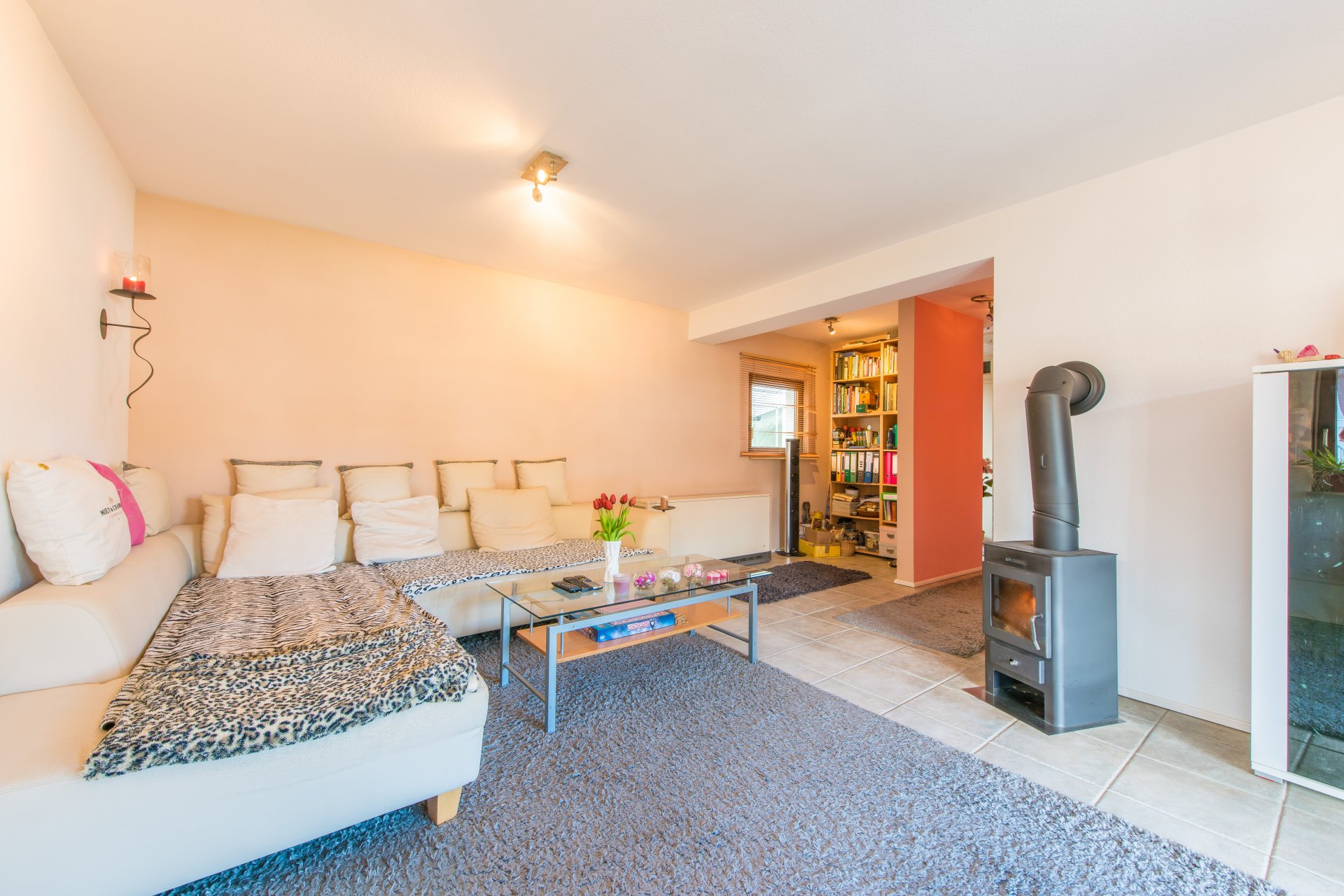 Wohnzimmer mit Leseeckchen - Oliver Reifferscheid - Immobilienmakler Darmstadt