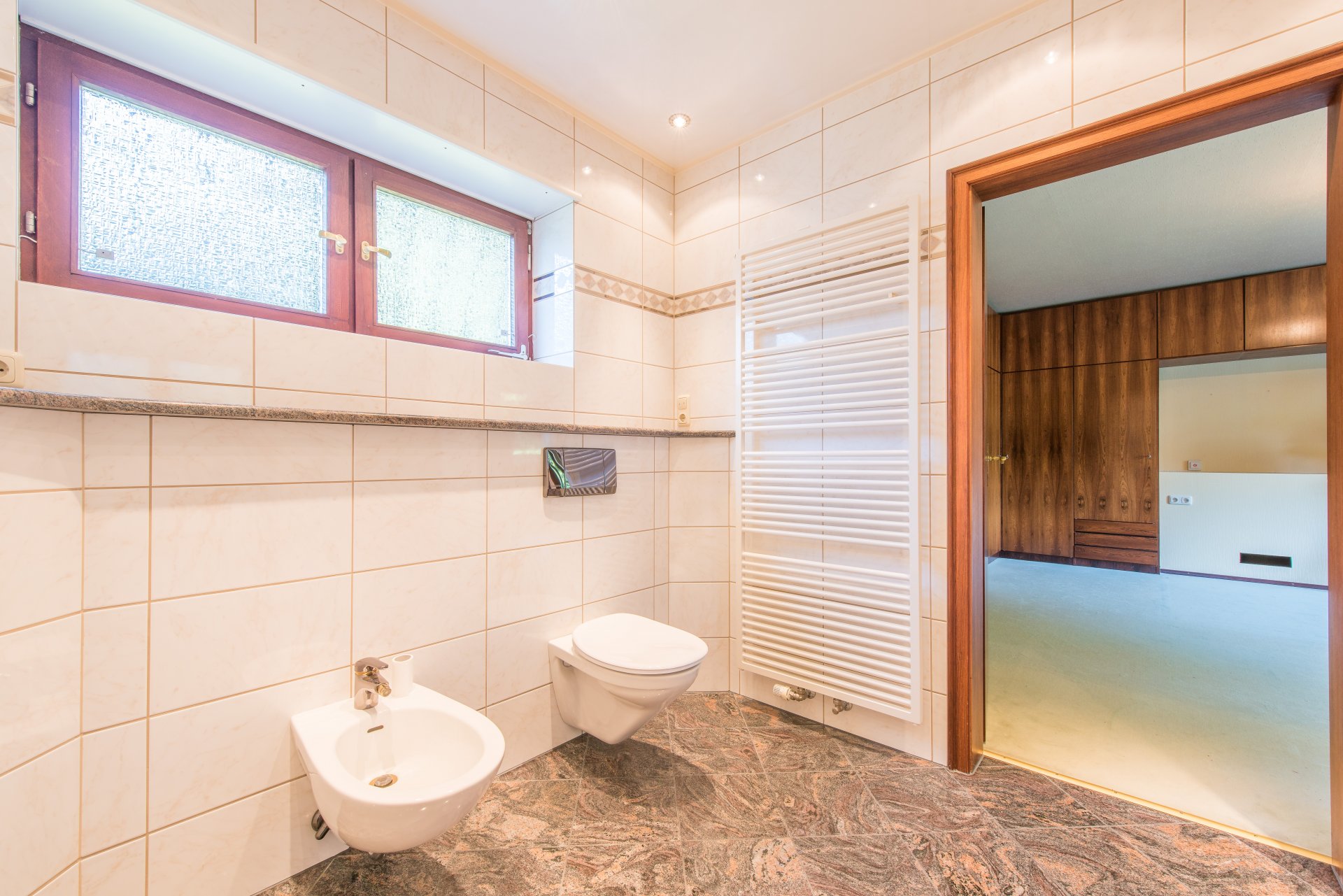 WC in minimaler Nähe zum Bett - Oliver Reifferscheid - Immobilienmakler Darmstadt
