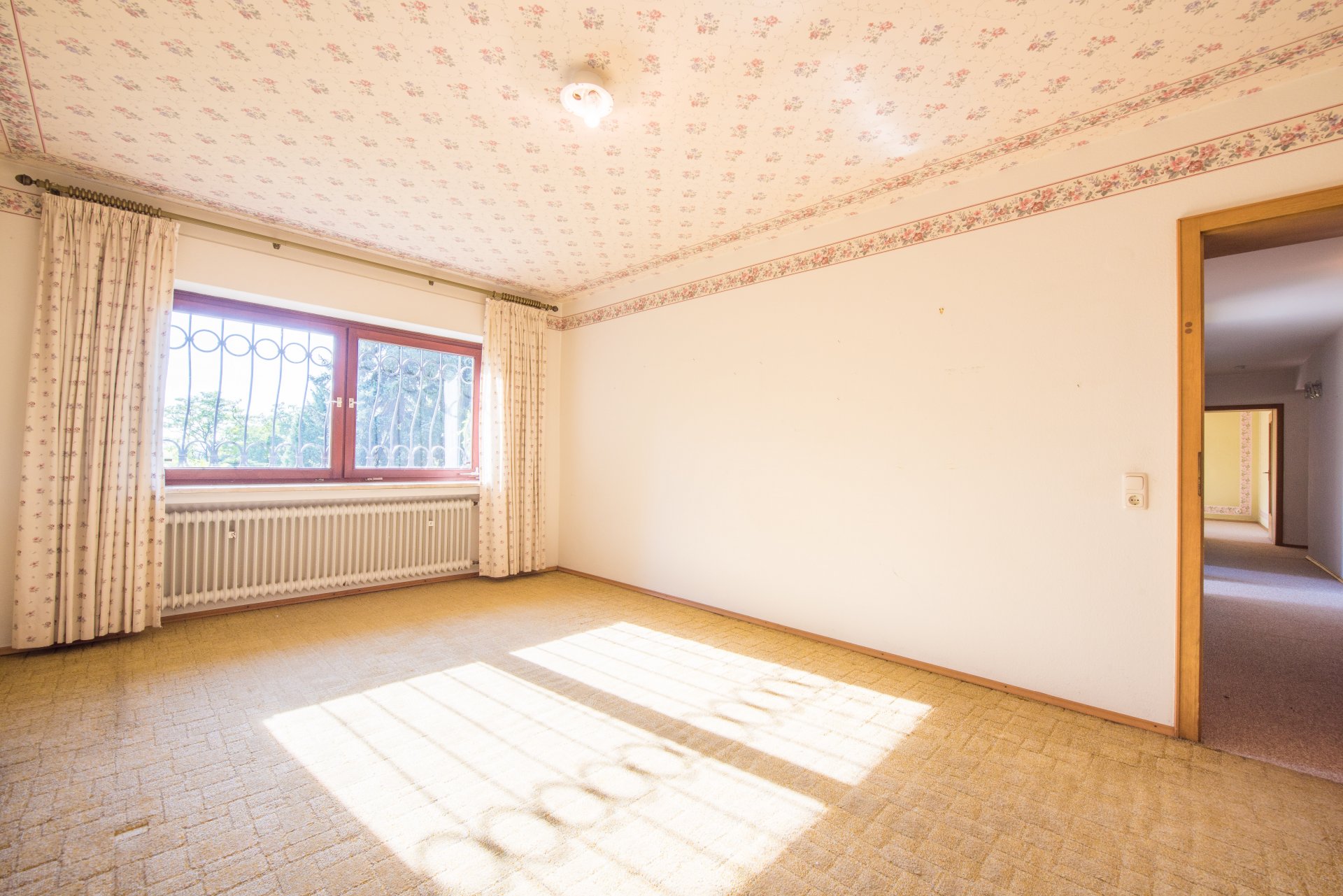 Großes Kinderzimmer 1 - Oliver Reifferscheid - Immobilienmakler Darmstadt