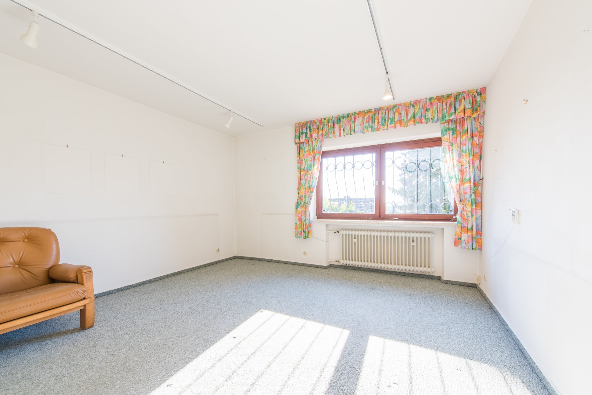 Großes Kinderzimmer 3 - Oliver Reifferscheid - Immobilienmakler Darmstadt
