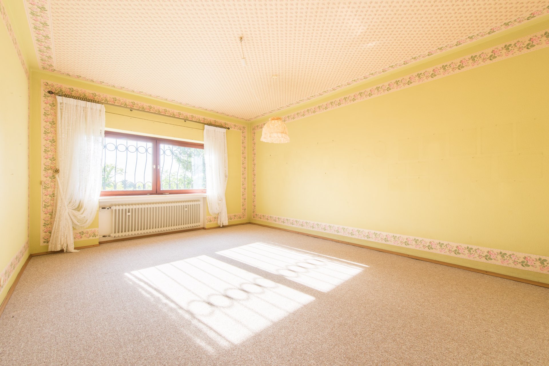 Sehr großes Kinderzimmer 4 - Oliver Reifferscheid - Immobilienmakler Darmstadt