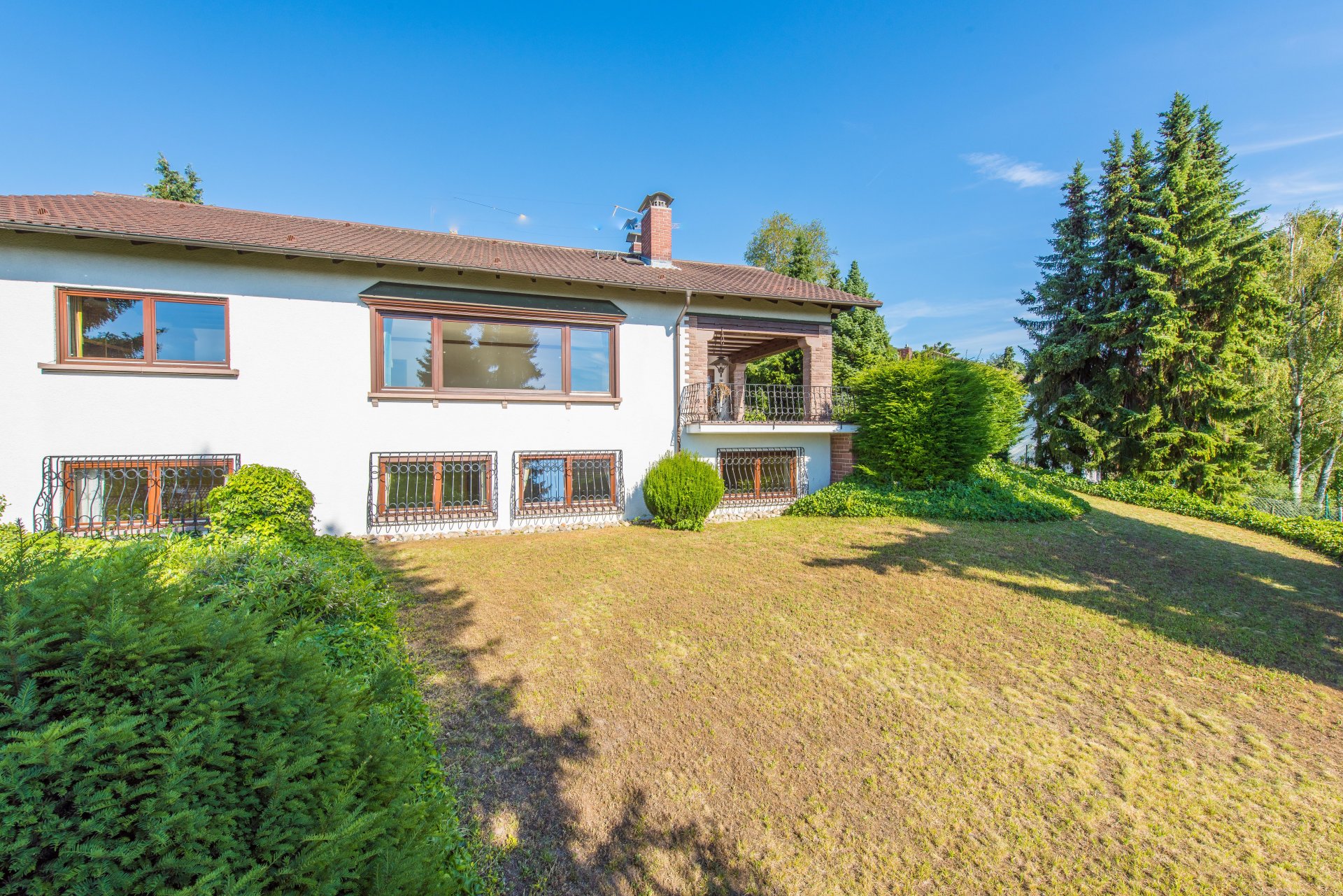 Perfekte Ausnutzung der zur Verfügung stehenden Grundstücksfläche - Oliver Reifferscheid - Immobilienmakler Darmstadt
