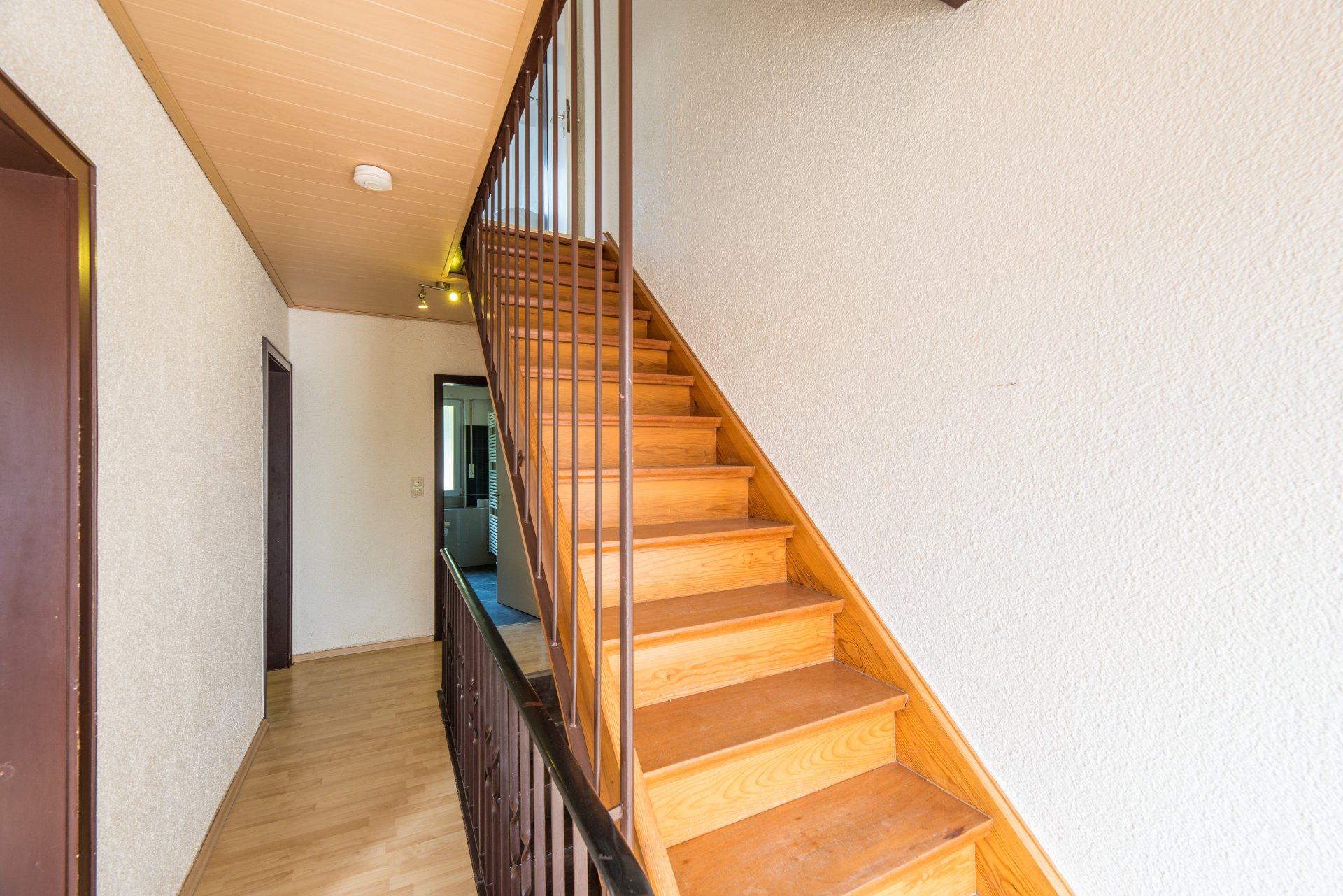 Vintagetreppe - Oliver Reifferscheid - Immobilienmakler Darmstadt
