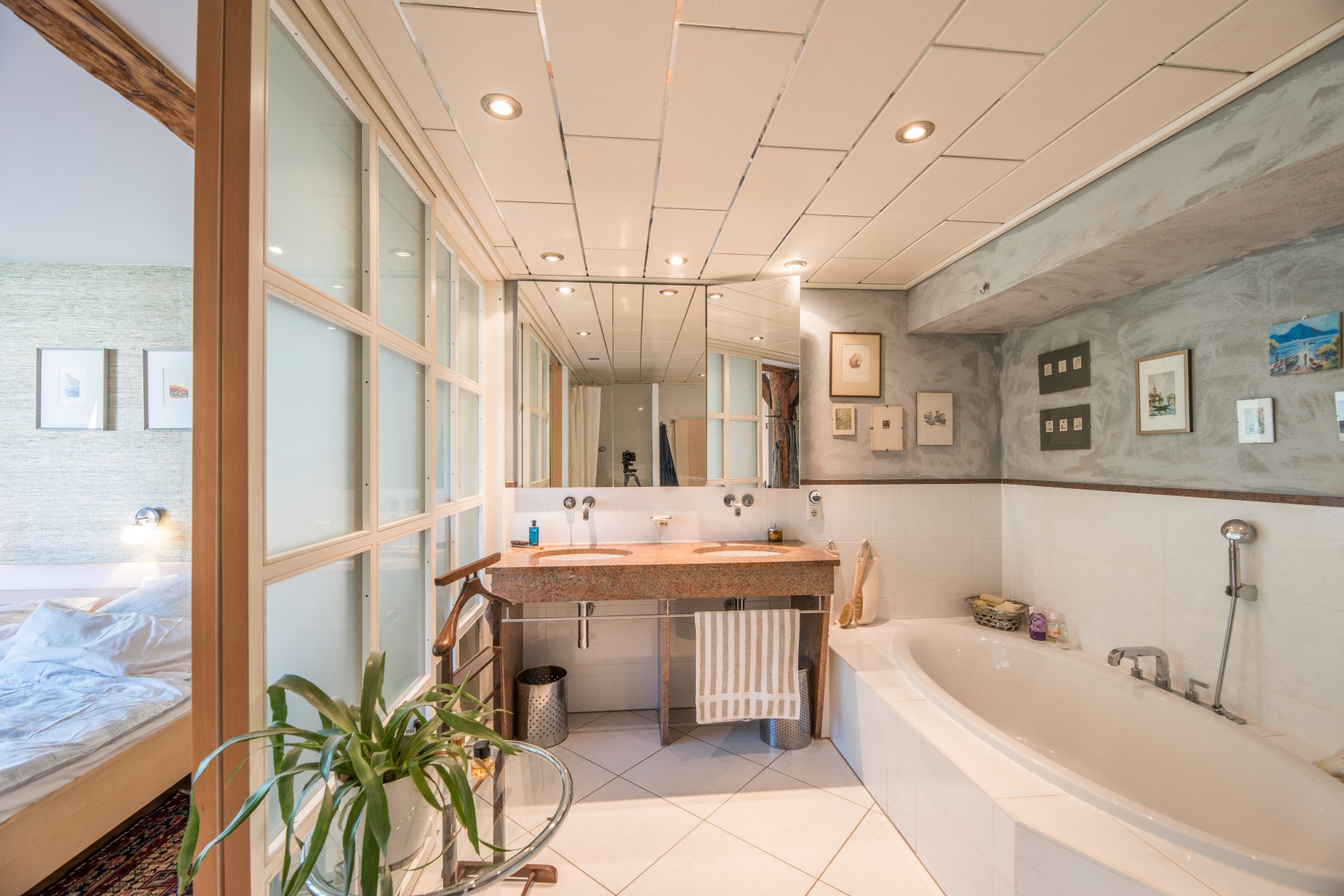 Badezimmer mit allem Pi Pa Po - Oliver Reifferscheid - Immobilienmakler Darmstadt