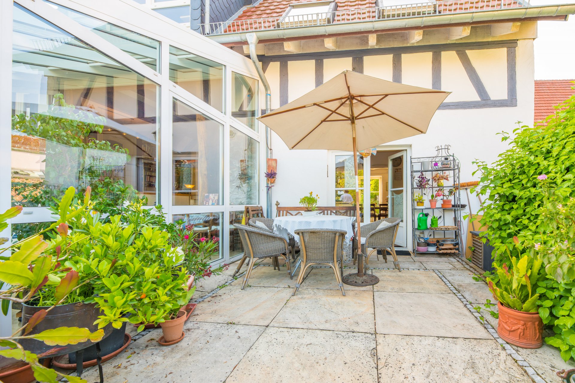 Großformatige Terrassenfliesen - Oliver Reifferscheid - Immobilienmakler Darmstadt