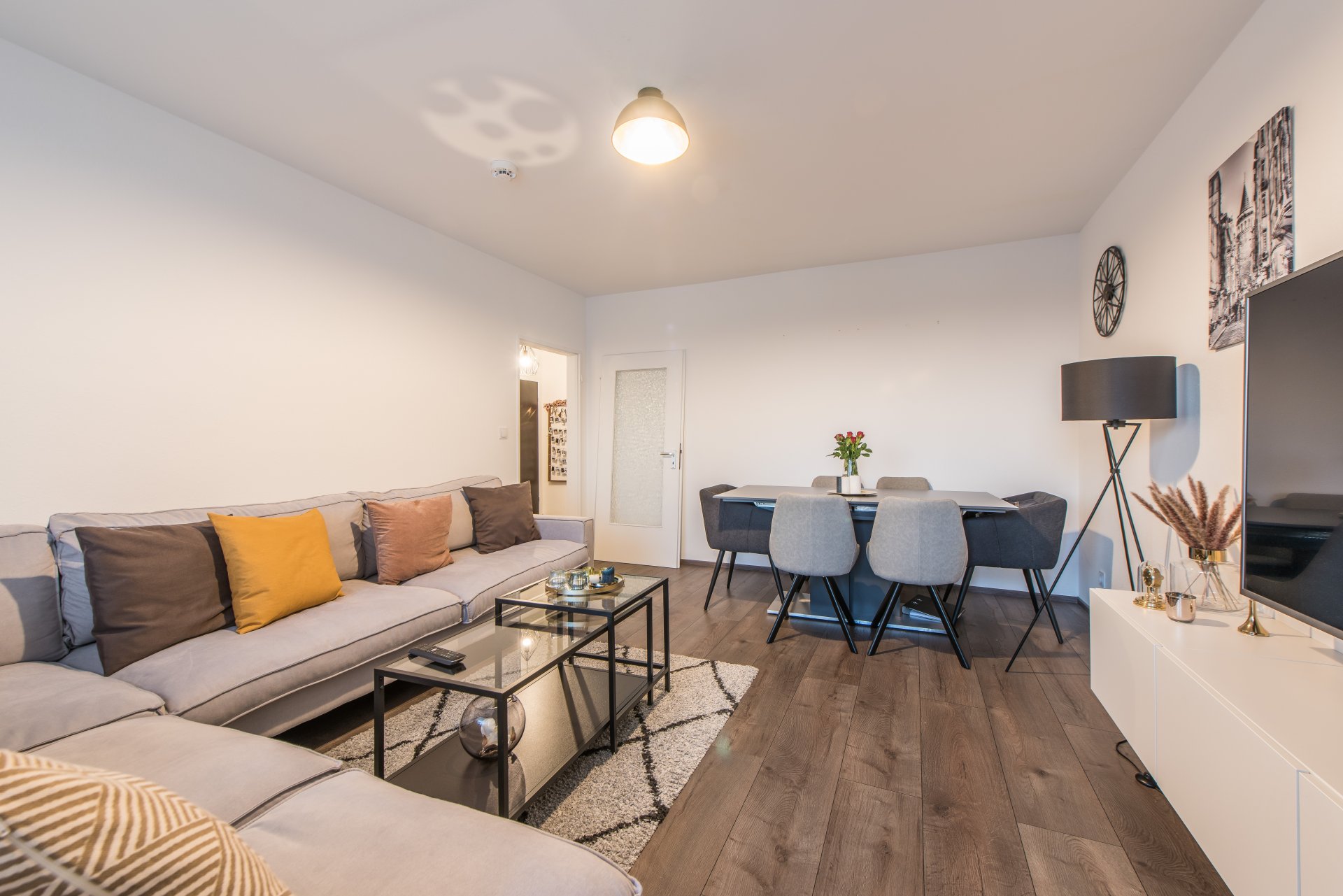 Perfekt für Ihr Sie und Ihr Ecksofa - Oliver Reifferscheid - Immobilienmakler Darmstadt