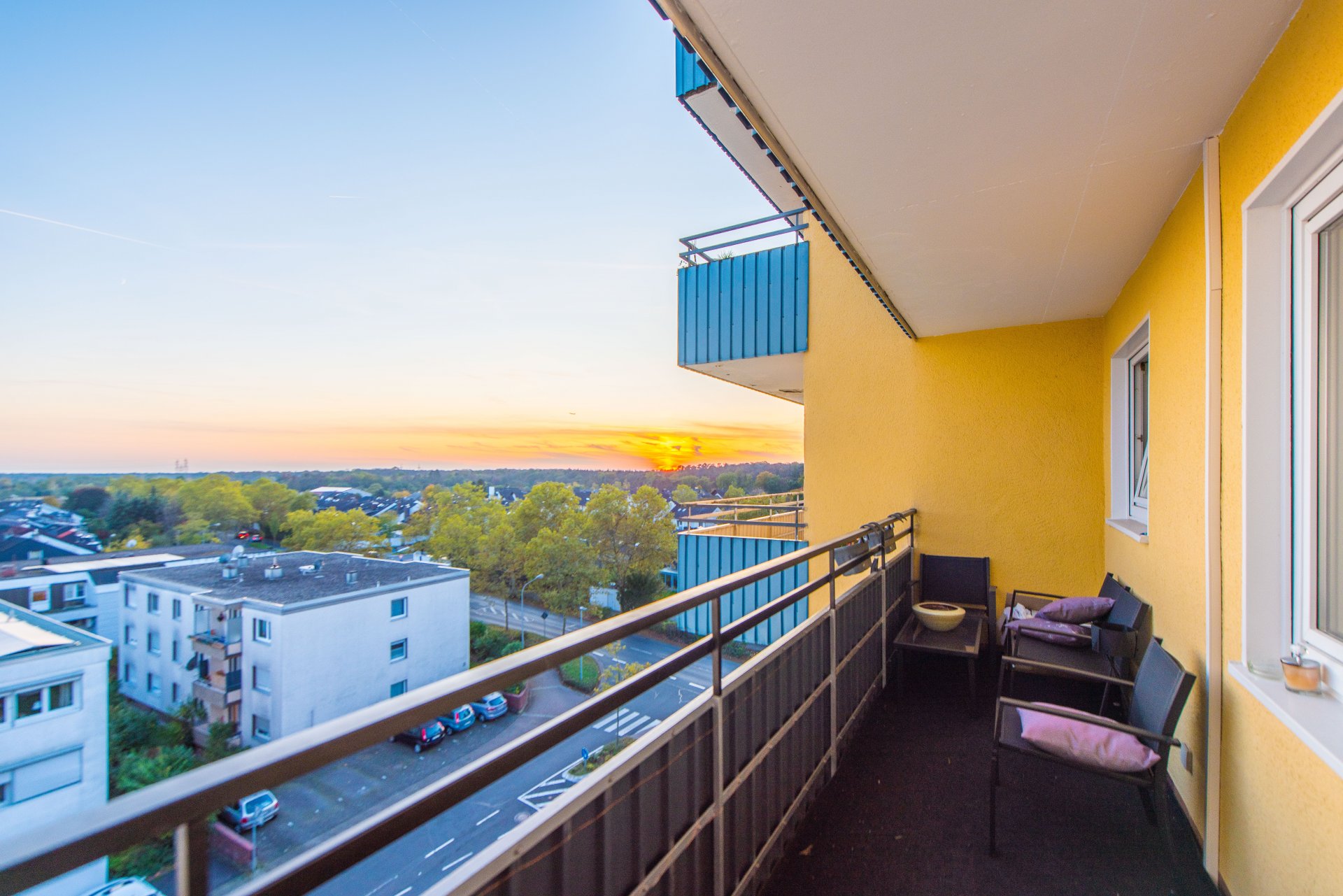 Großer Balkon mit Blick Richtung Süden - Oliver Reifferscheid - Immobilienmakler Darmstadt