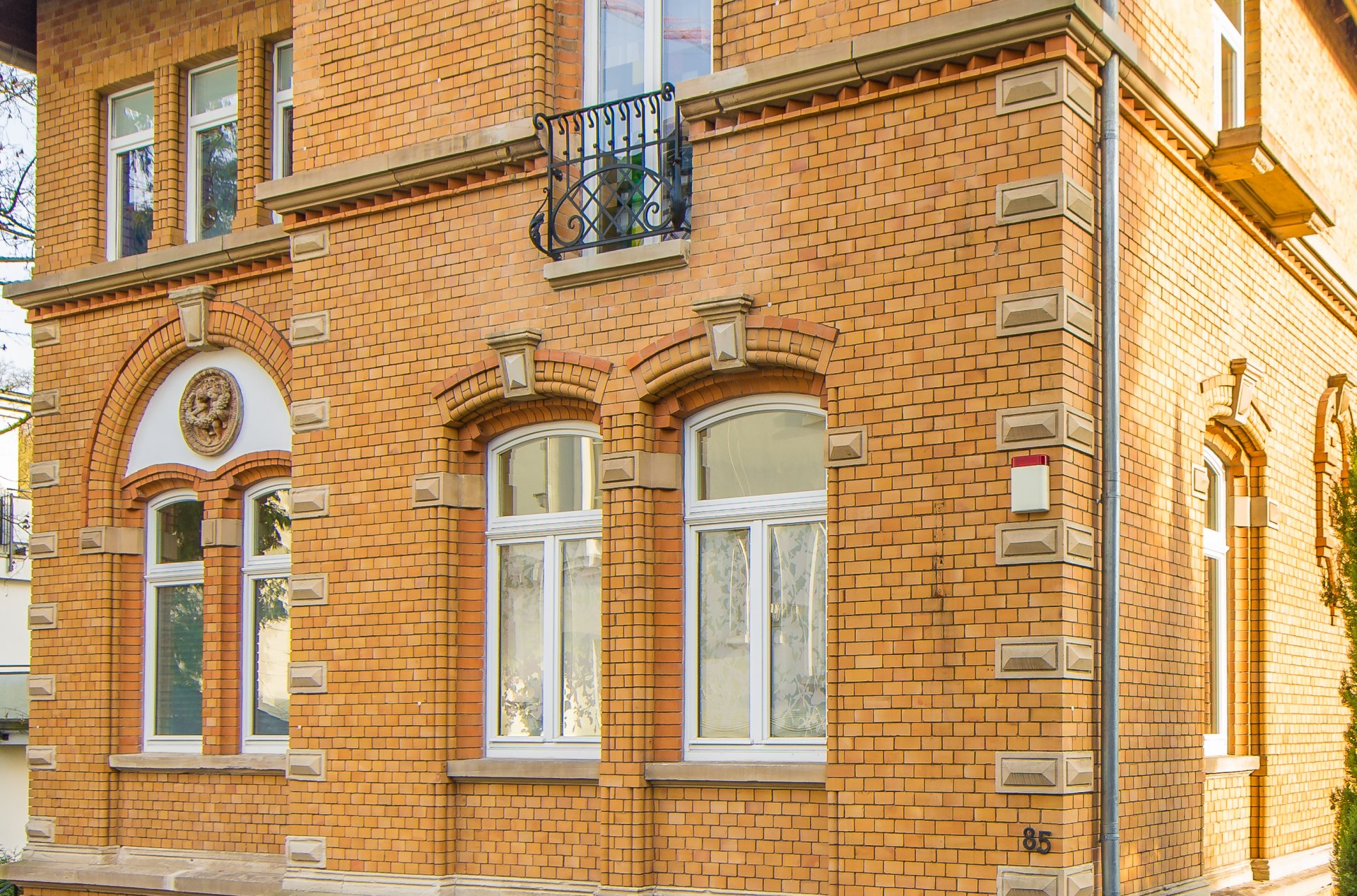Rundbögen und Bossenwerk - Oliver Reifferscheid - Immobilienmakler Darmstadt