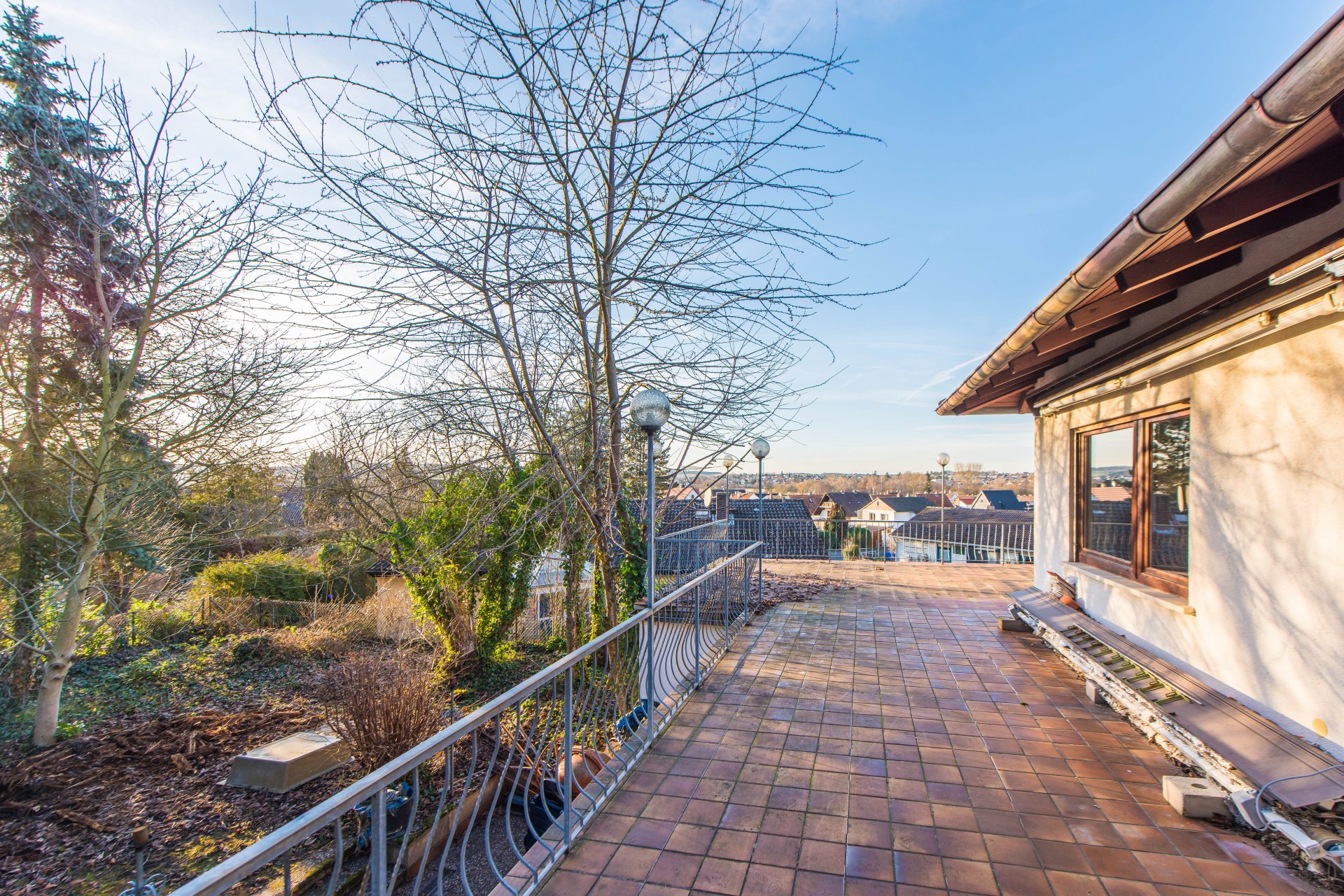 zur Bildergalerie Überau - Winkelbungalow im xxl Format in sehr guter, sehr ruhiger Lage mit Blick