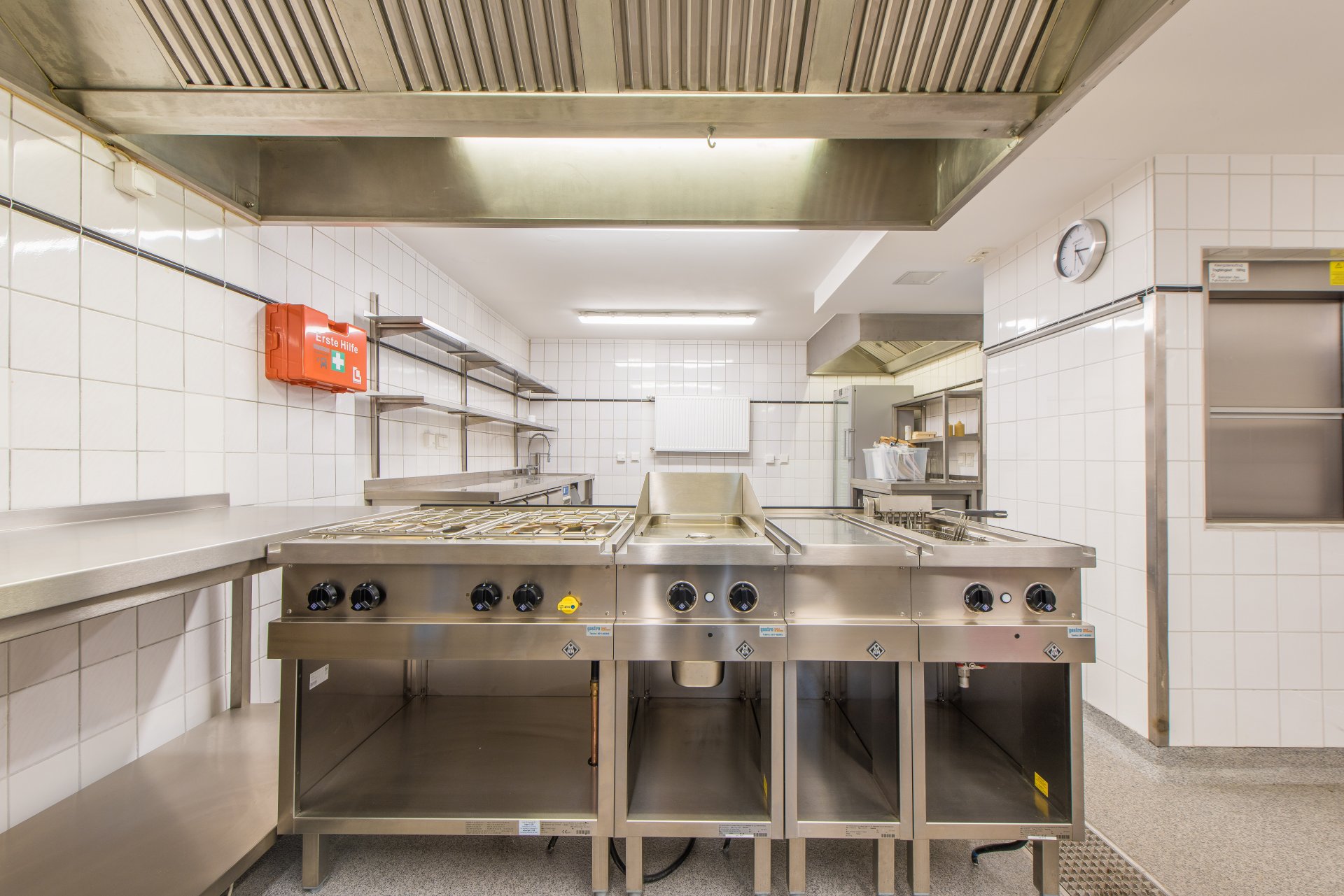 4 Gaskocher, Griddleplatte und Fritteuse, alles vom namhaften Hersteller MKN - Oliver Reifferscheid - Immobilienmakler Darmstadt